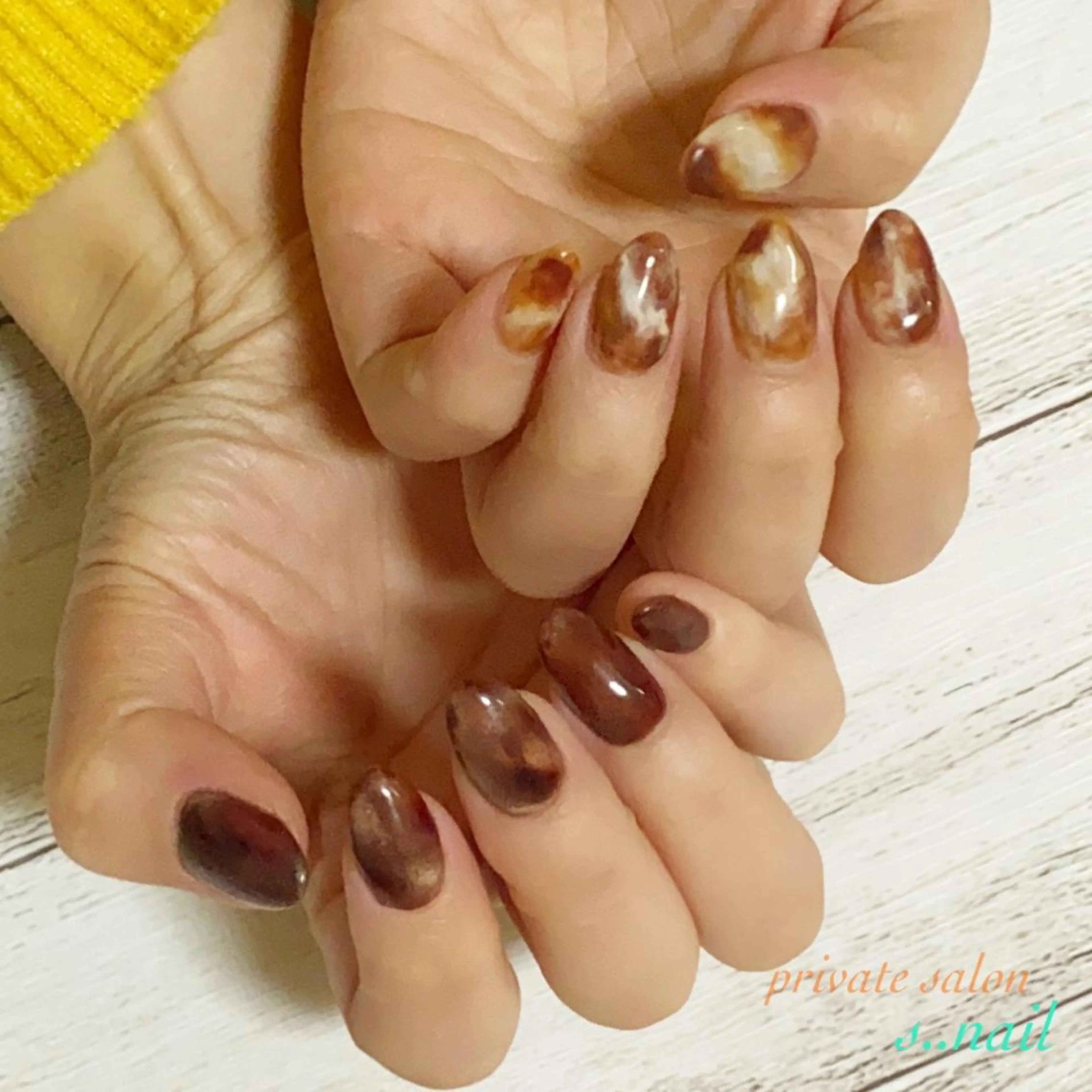 ネイル ブラウン ジェルネイル マグネットネイル ハンドネイル フットネイル s..nail / MORITAのネイルデザイン