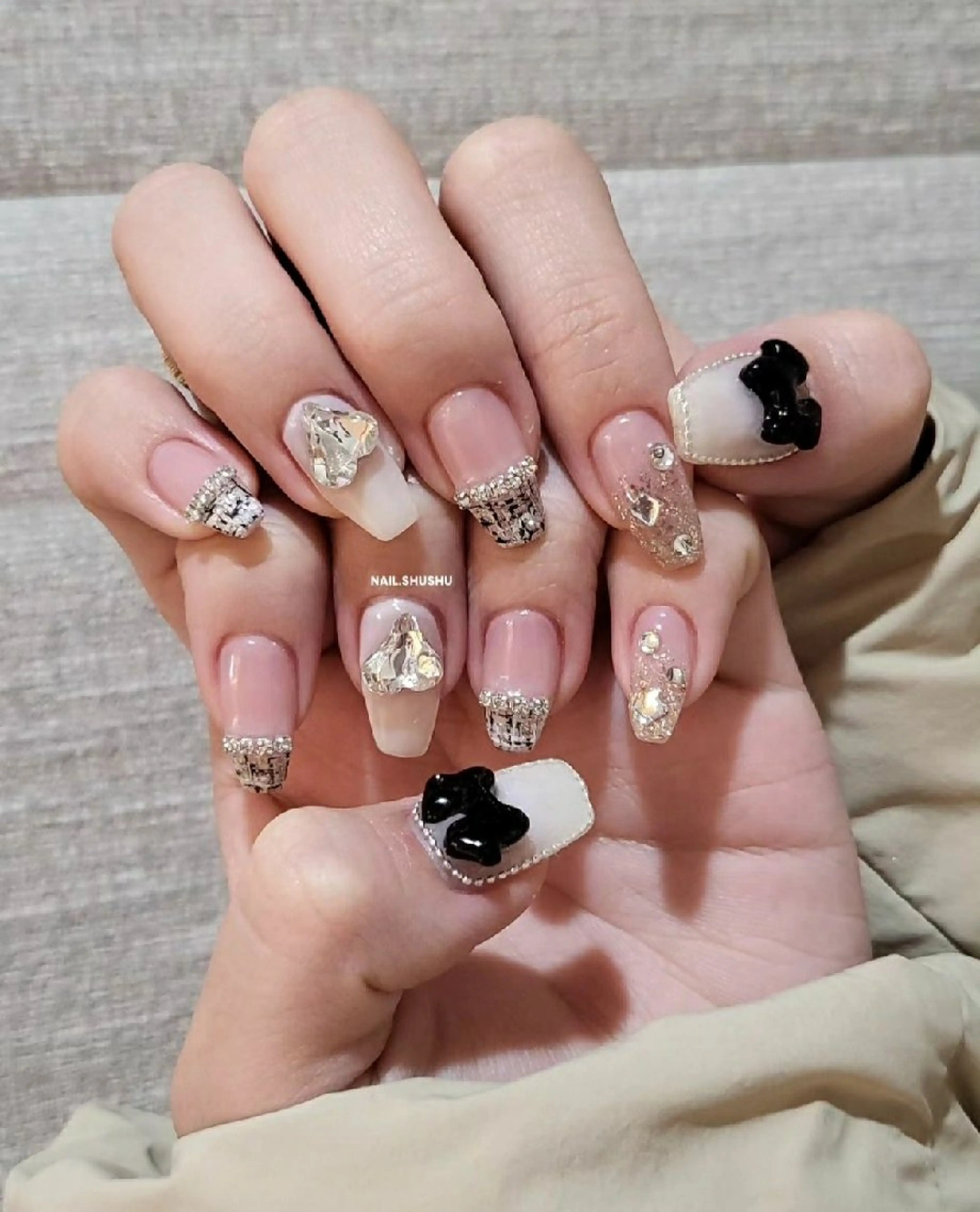 ネイル 持ち込み ニュアンスネイル ワンカラーネイル シンプルネイル 冬ネイル ハンドネイル 3dパーツ/流行り 👧shushu❤️のネイルデザイン