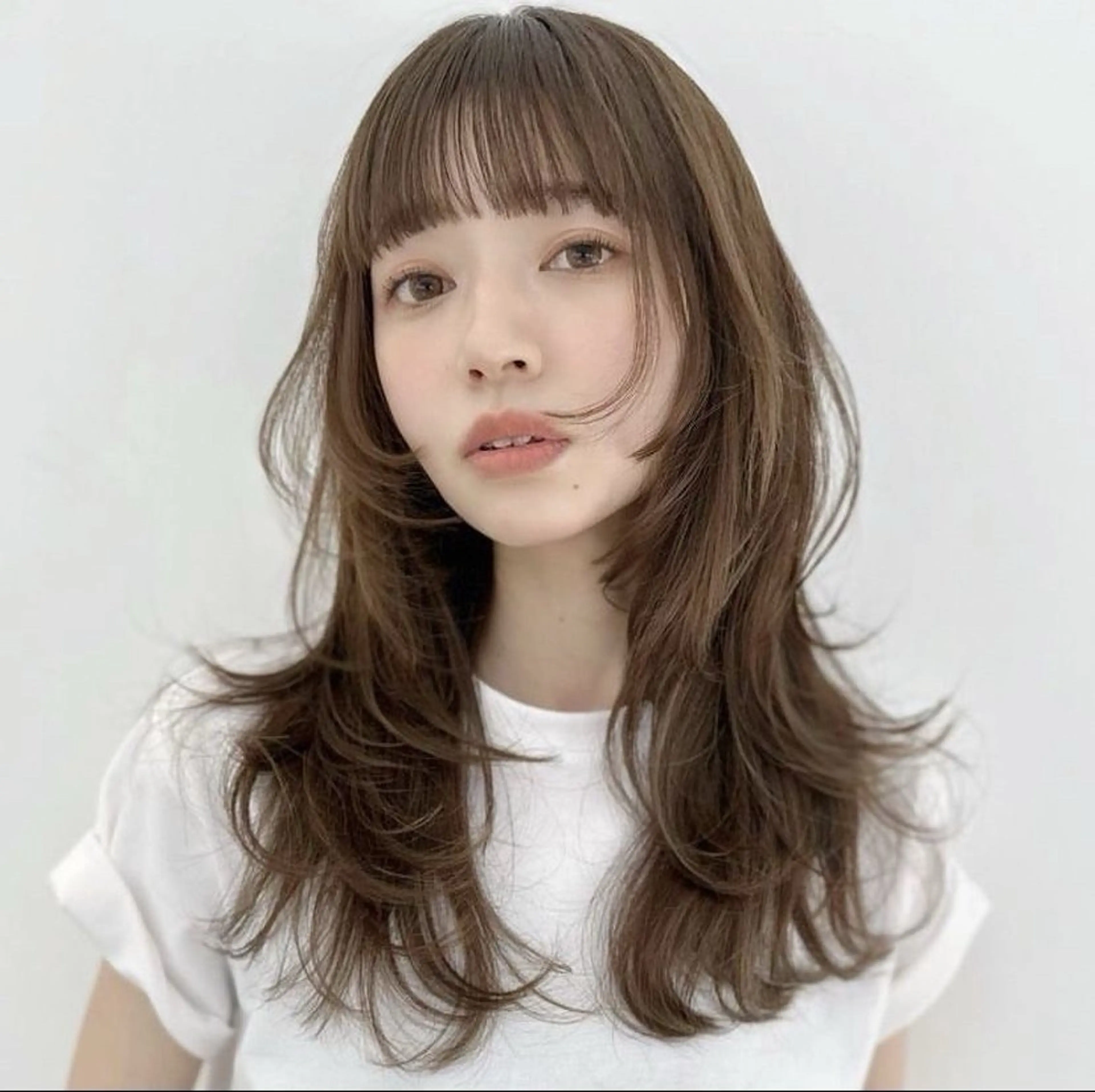 セミロング カラー ベージュカラー レイヤーカット 韓国/レイヤーカット 髪質改善特化のヘアスタイル