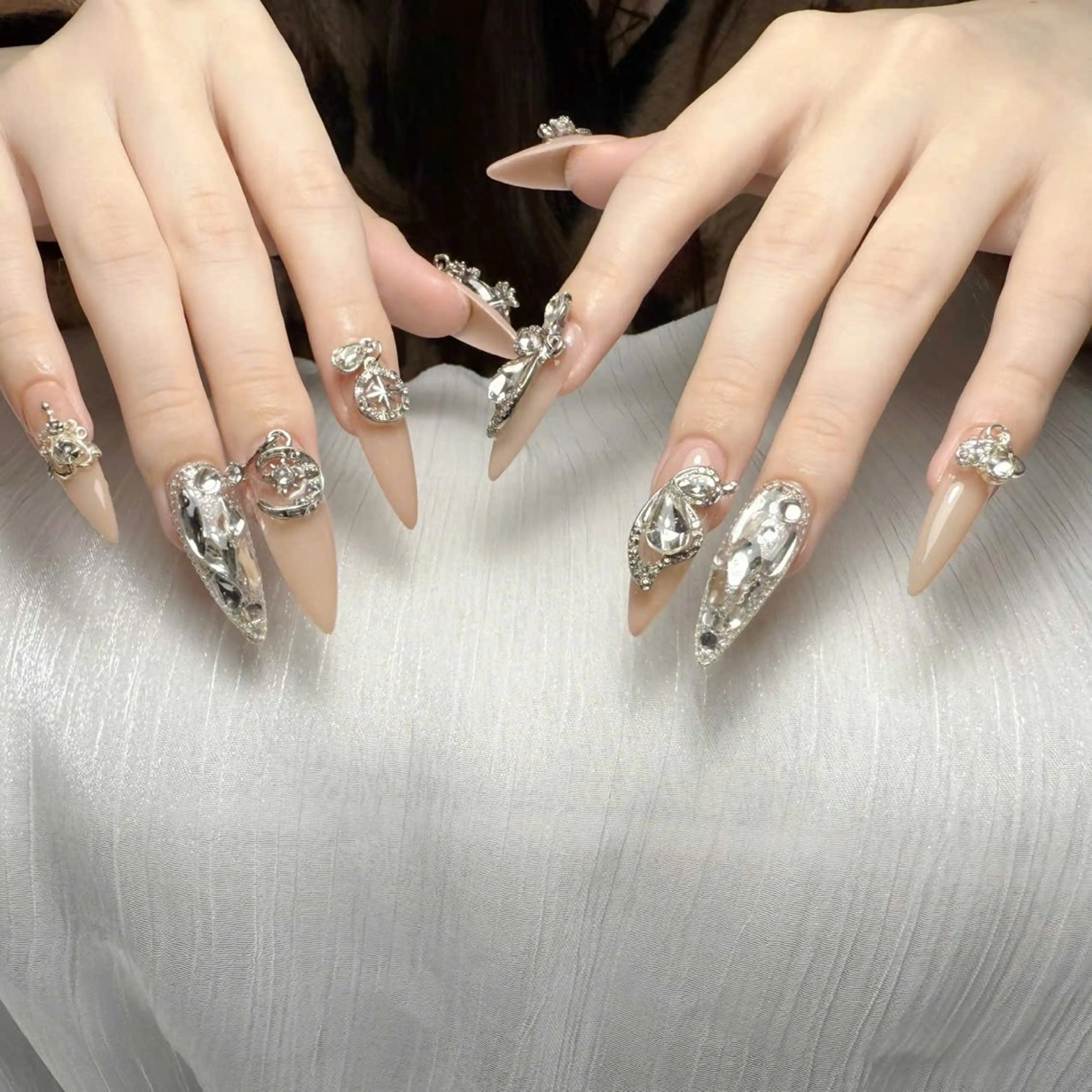 ネイル キラキラネイル マグネットネイル ぷっくりネイル 春ネイル ワンホンネイル ハンドネイル Candy Nailのネイルデザイン