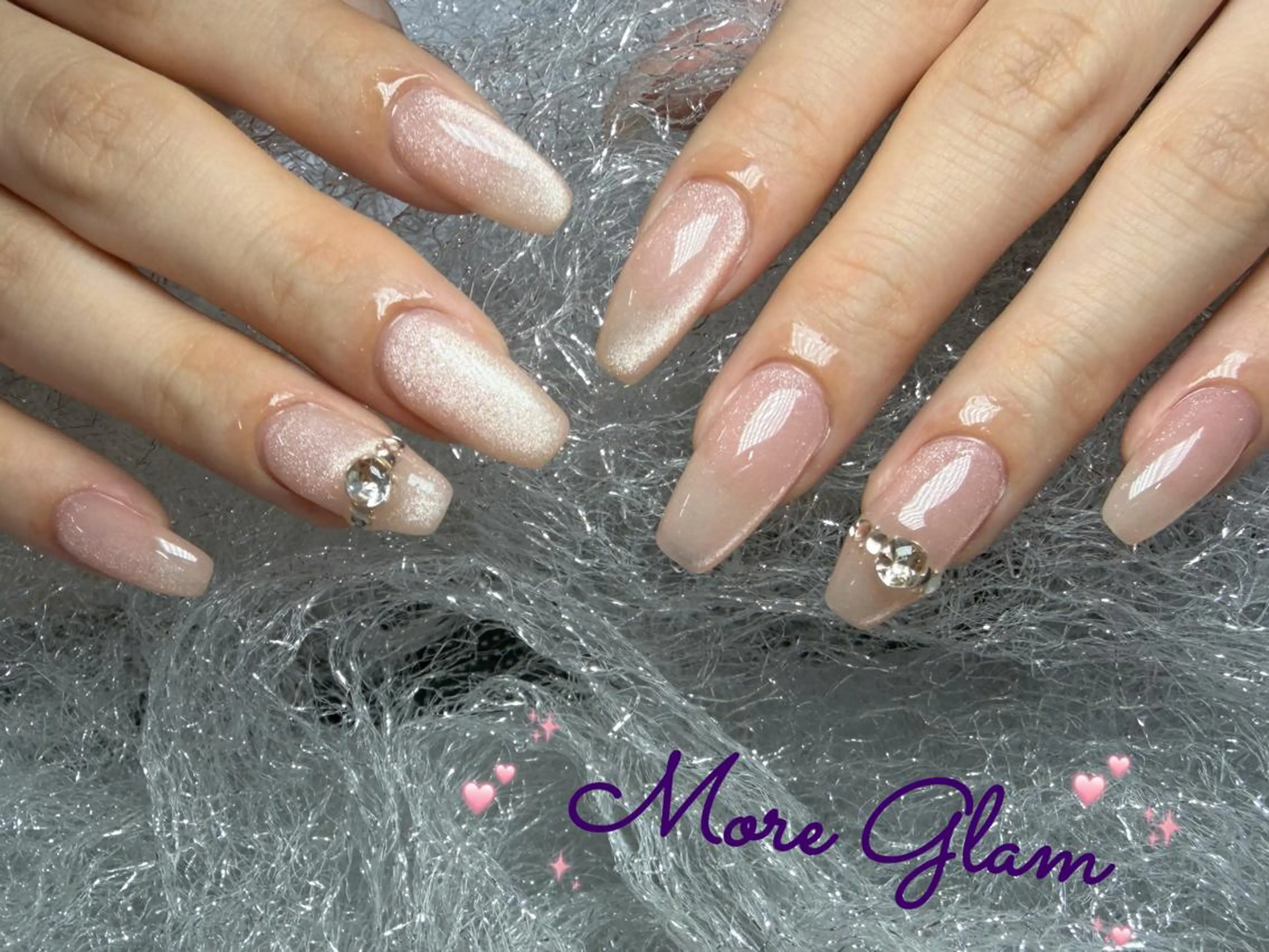 ネイル 長さ出し フットネイル フレンチネイル ジェルネイル ガラスフレンチ More Glam 池袋東口店のネイルデザイン