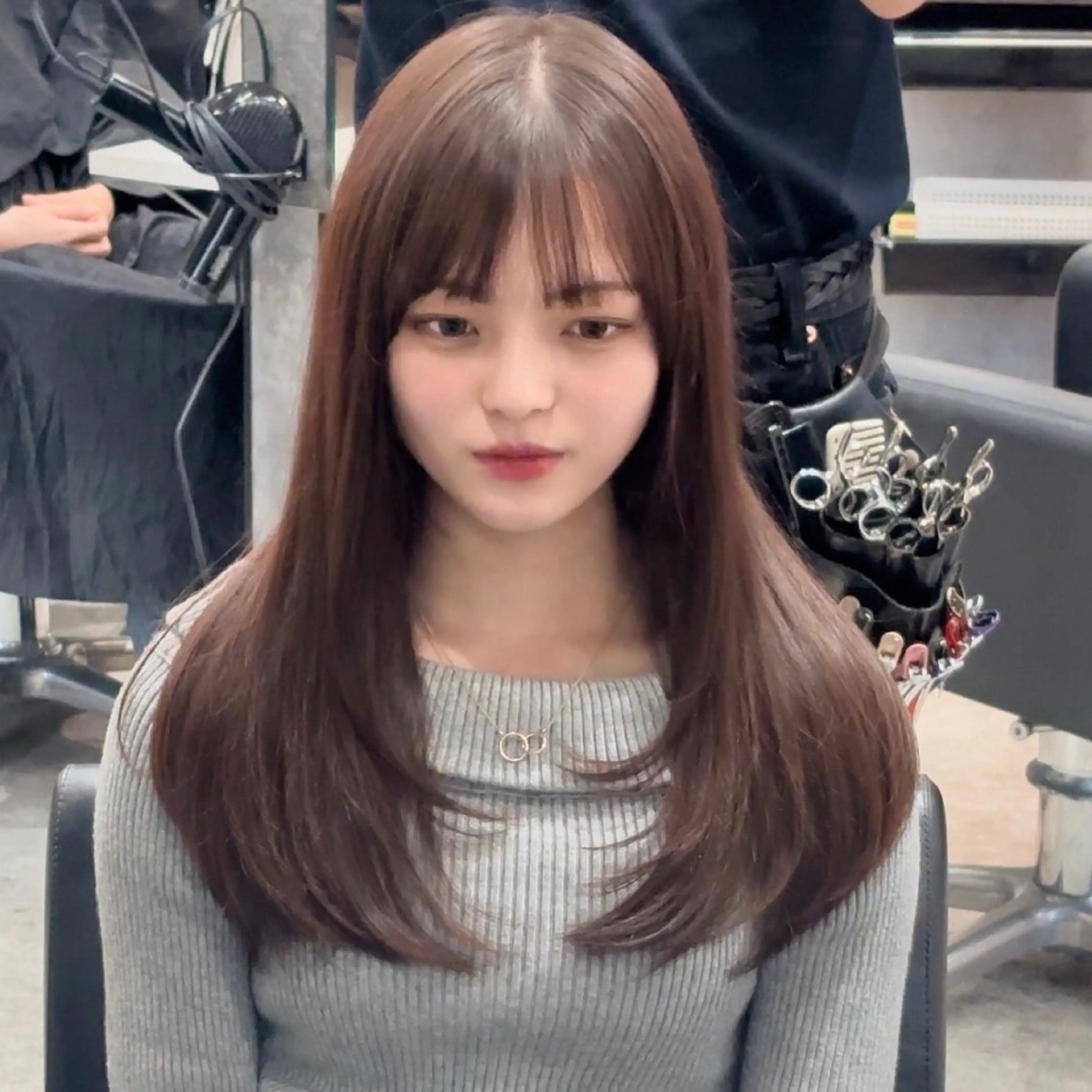 ロング くびれヘア 韓国風ヘア レイヤーカット カット ヘアカラー トリートメント 新宿/韓国レイヤー/ 顔まわり/メンズヘアのヘアスタイル