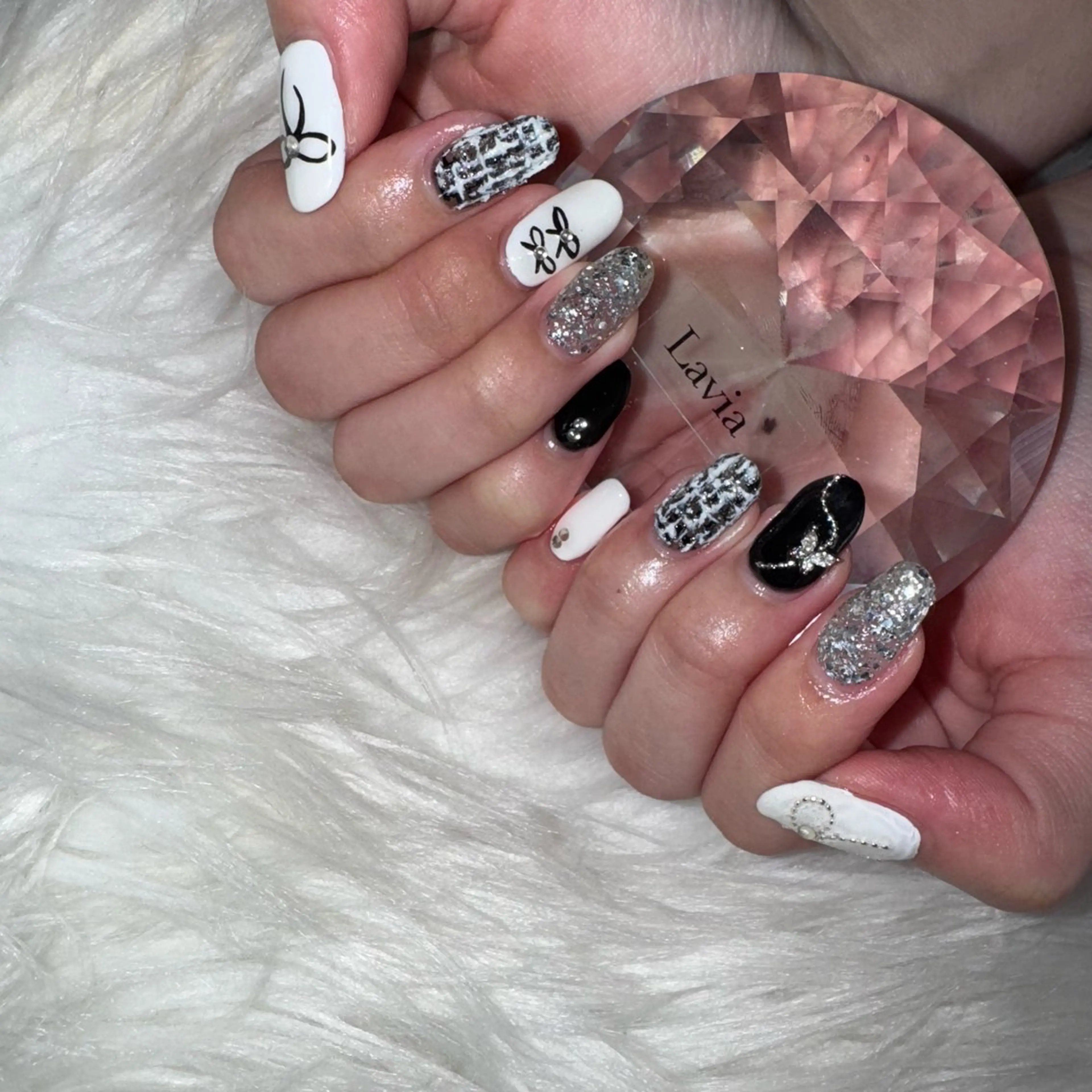 ネイル lavia🖤 ayumiのネイルデザイン