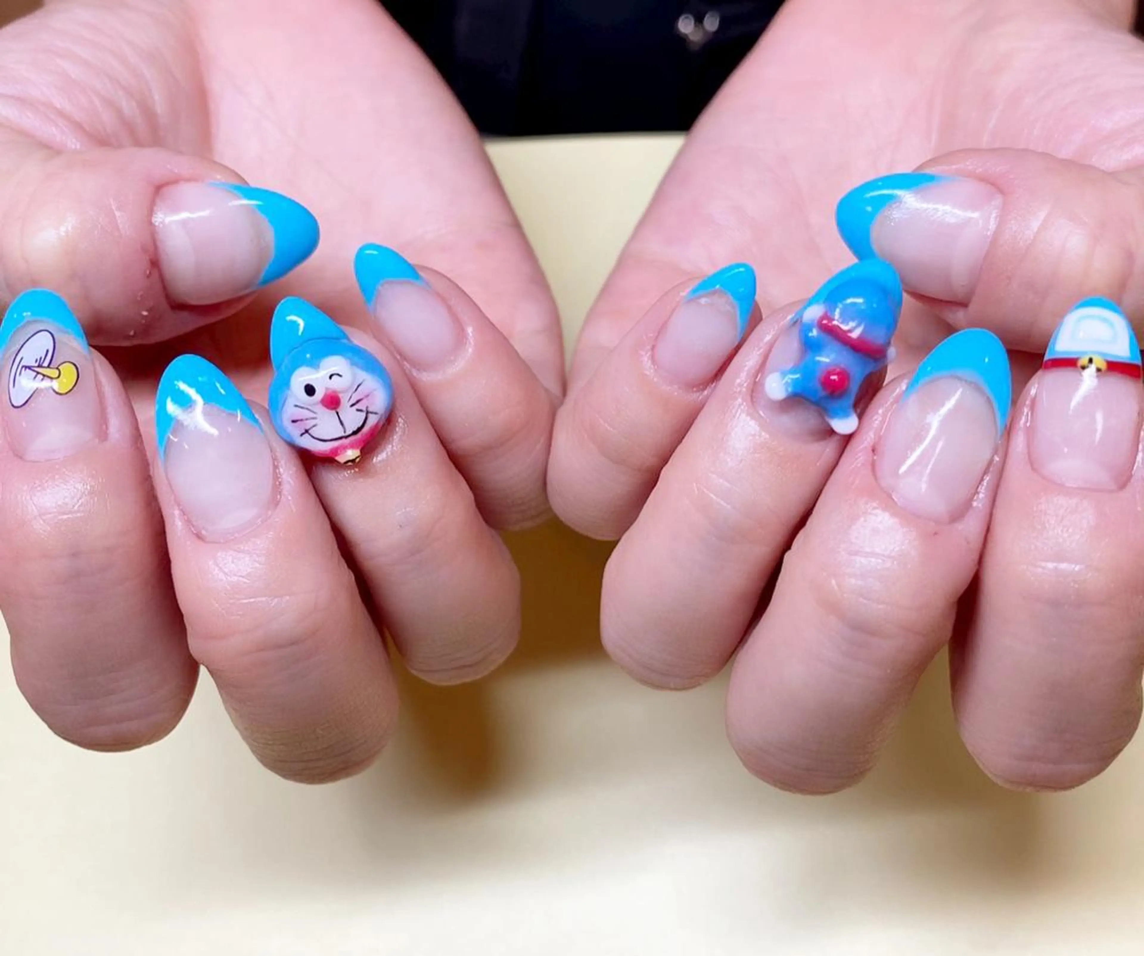 ミディアム ネイル ayane Re:st〔リスト〕のネイルデザイン