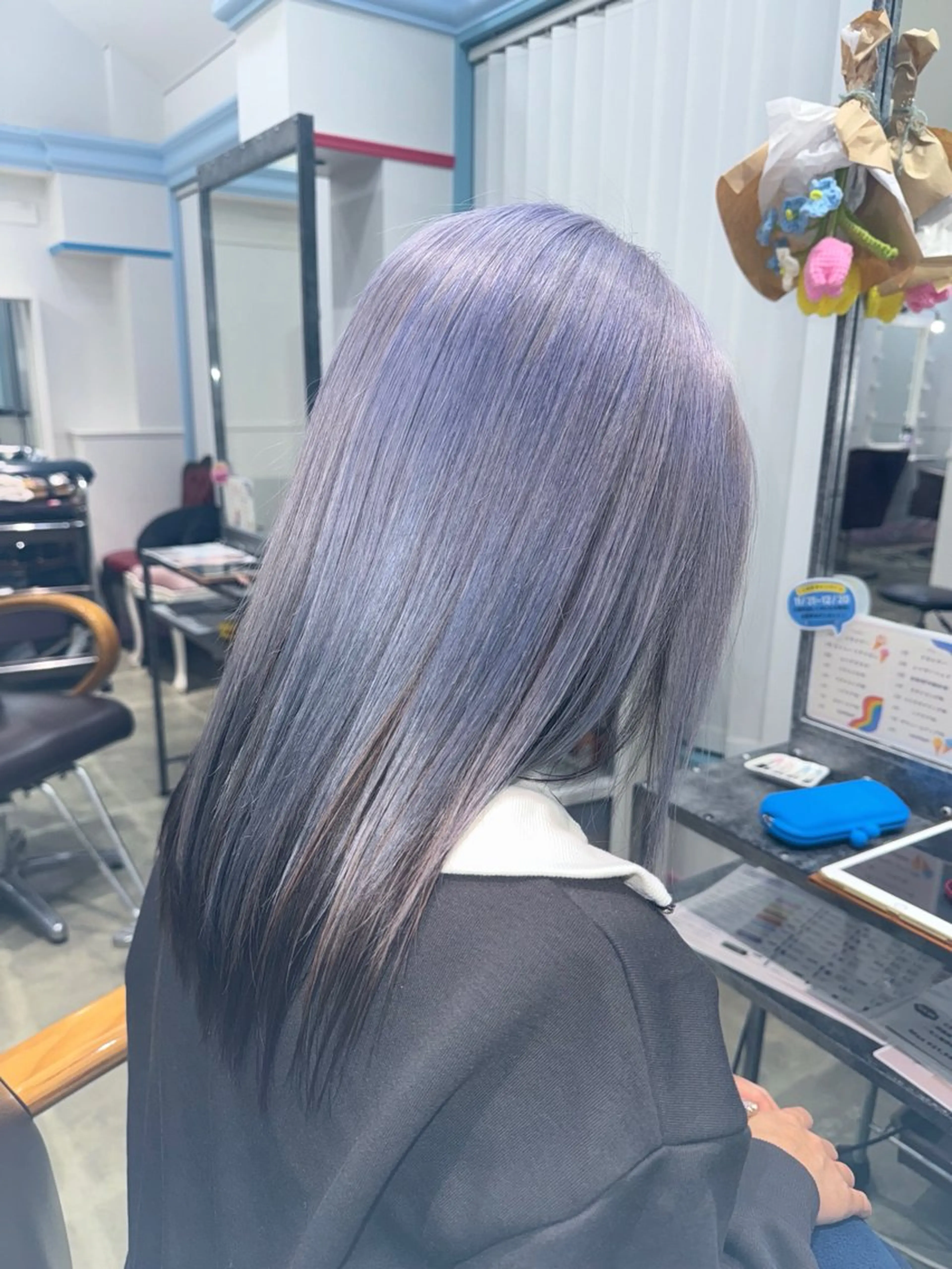 ロング カラー ハイトーンカラー 坂柳 朱音のヘアスタイル