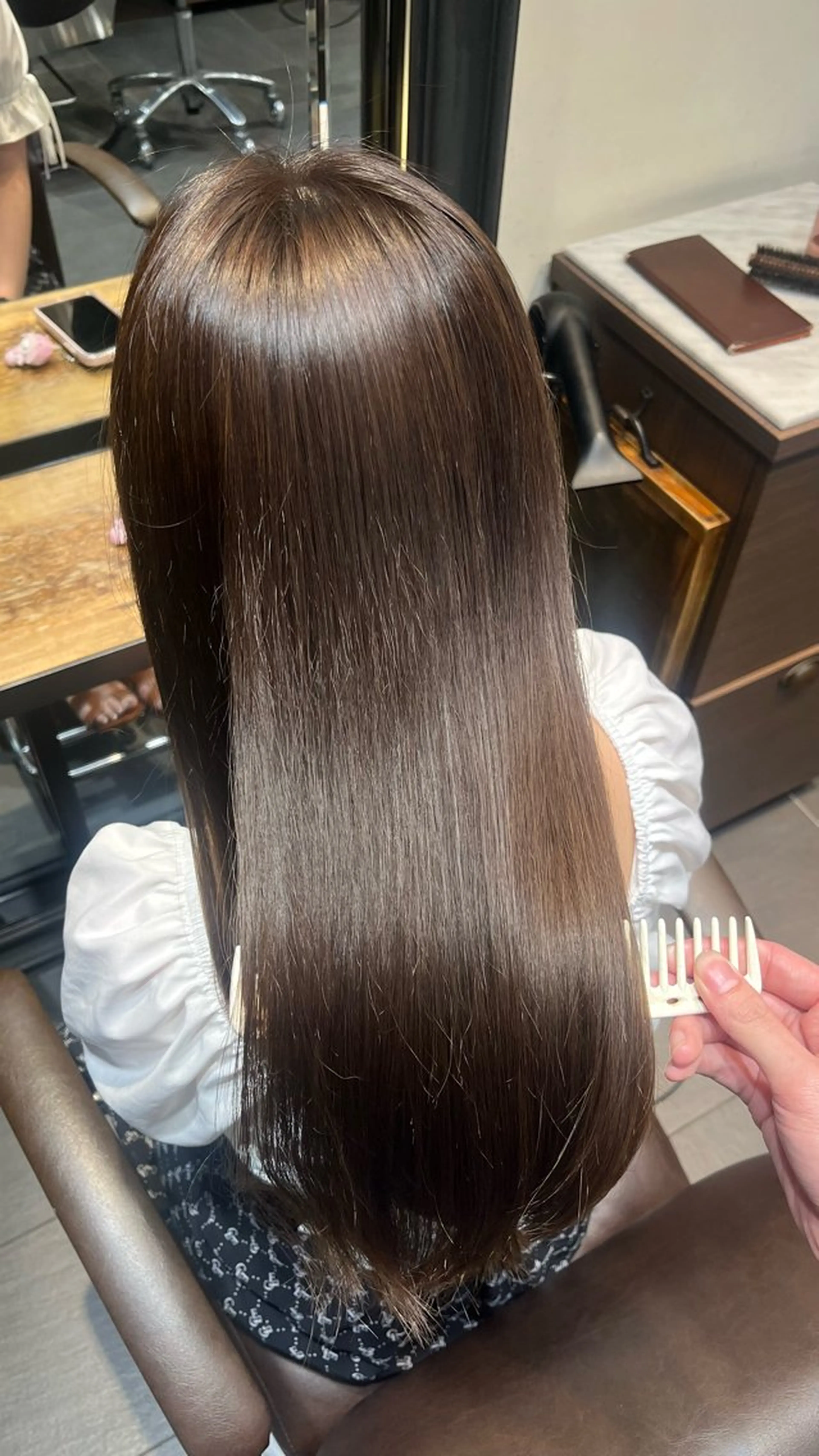 【✨平日限定✨】透明感がある落ち着いたカラーと3step トリートメント付き！の写真