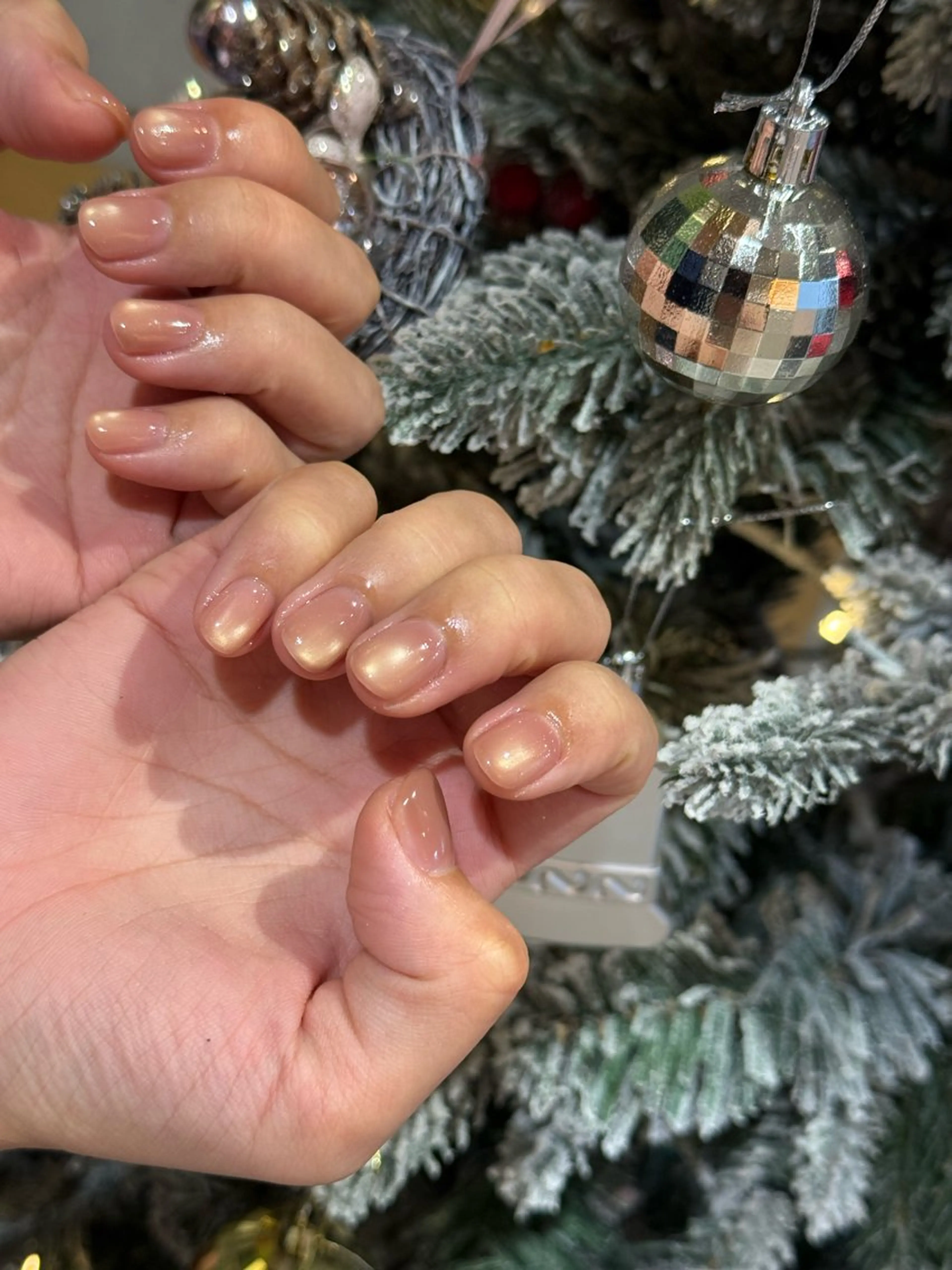 ネイル ゴールド NOA⌇ para gelのネイルデザイン