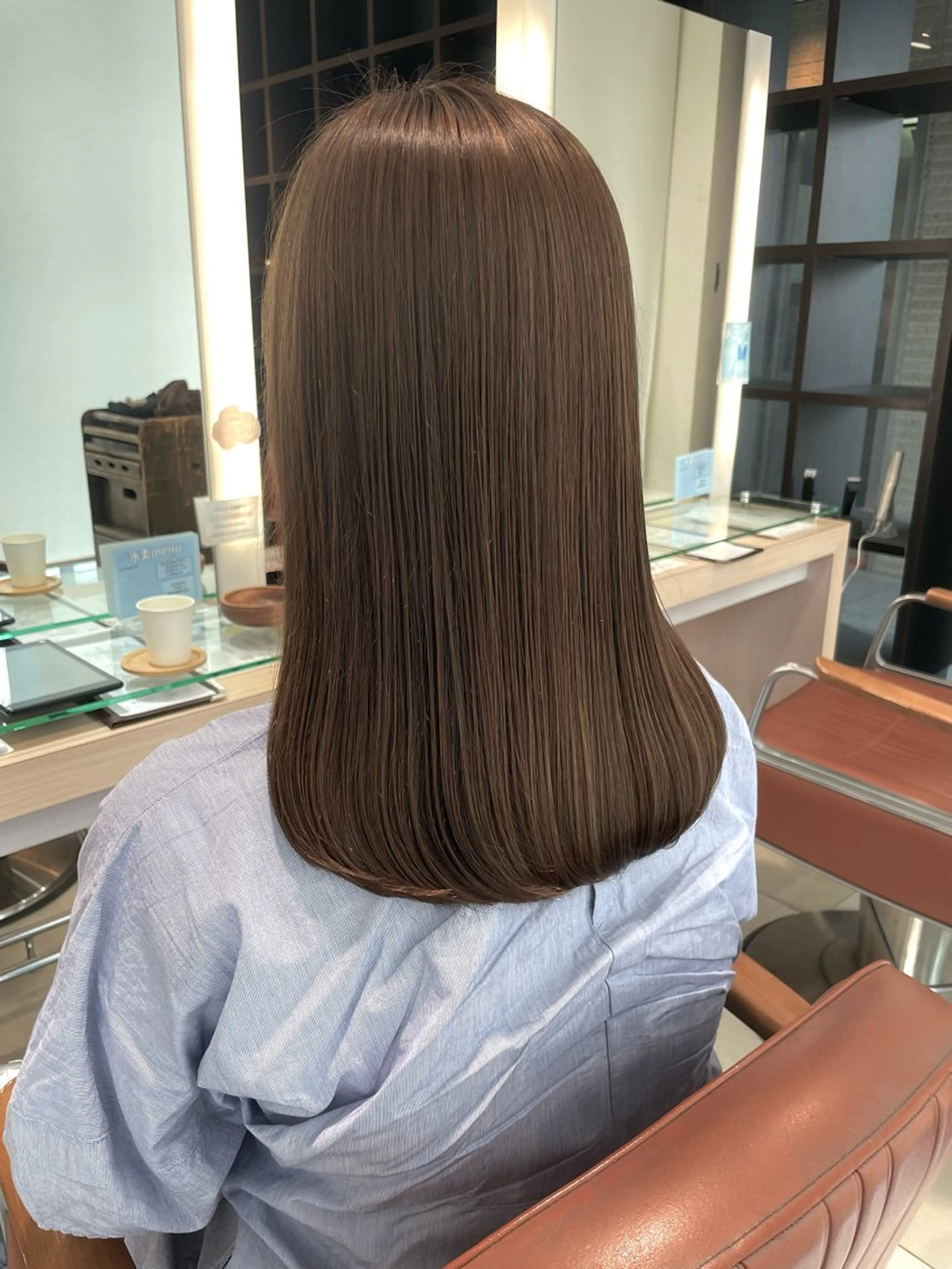 セミロング カラー ベージュカラー ブリーチ 透明感カラー ダブルカラー ブリーチなしカラー カット ヘアカラー トリートメント 青沼夏未/オリーブ/ 寒色カラーのヘアスタイル