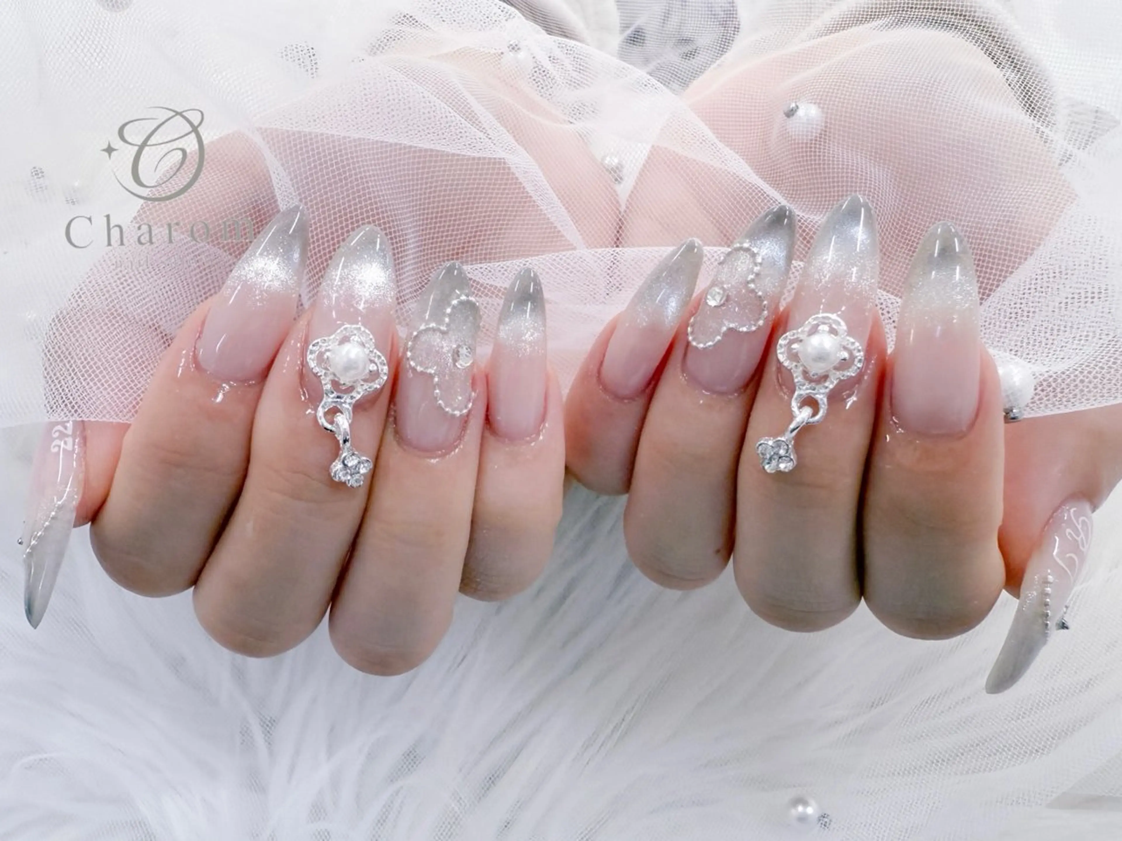 ネイル 持ち込み Takakura Harukaのネイルデザイン