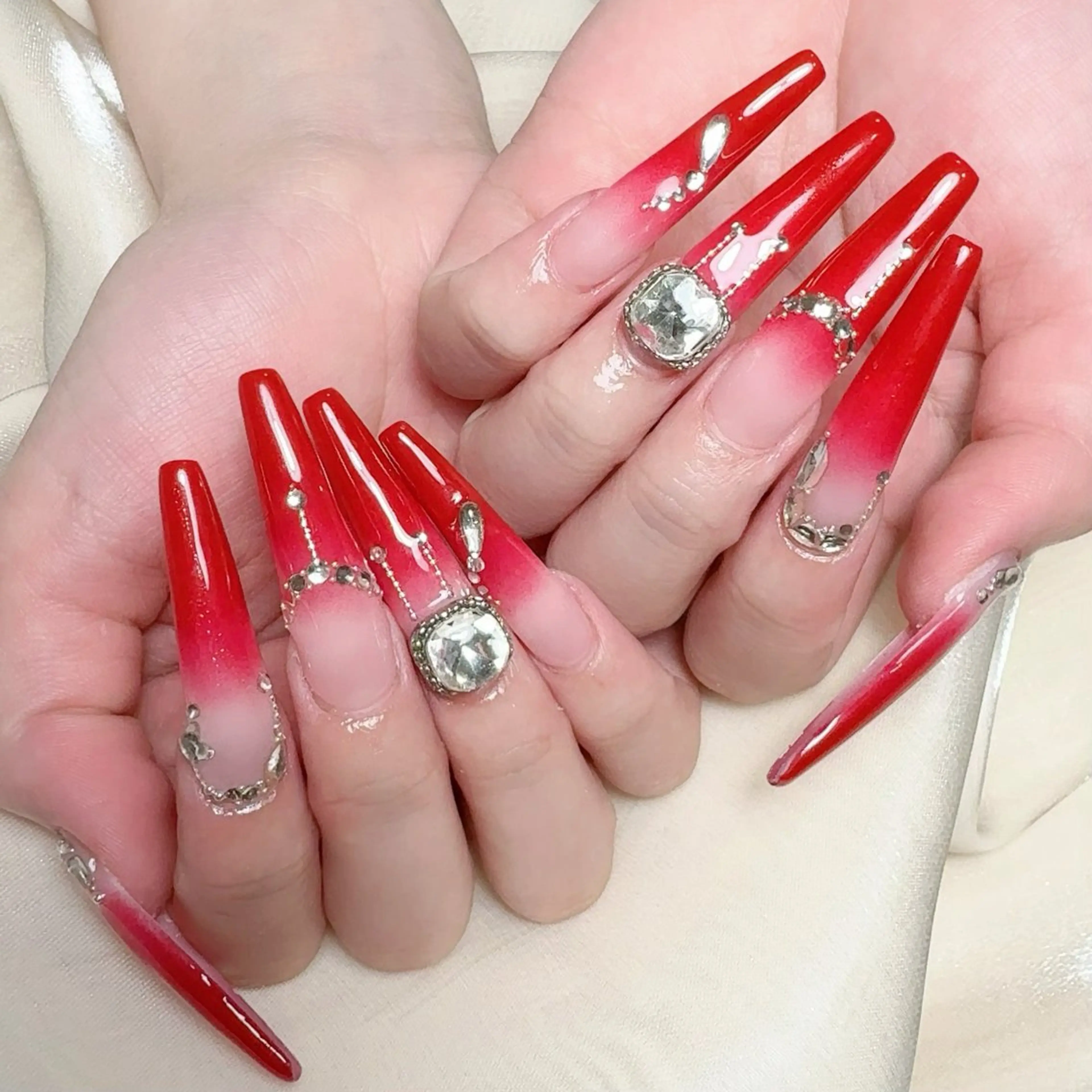 メンズ ネイル メンズ韓国風 アートネイル オーロラネイル ガーリー キラキラネイル ハンドネイル Nail salon 木にいるのネイルデザイン
