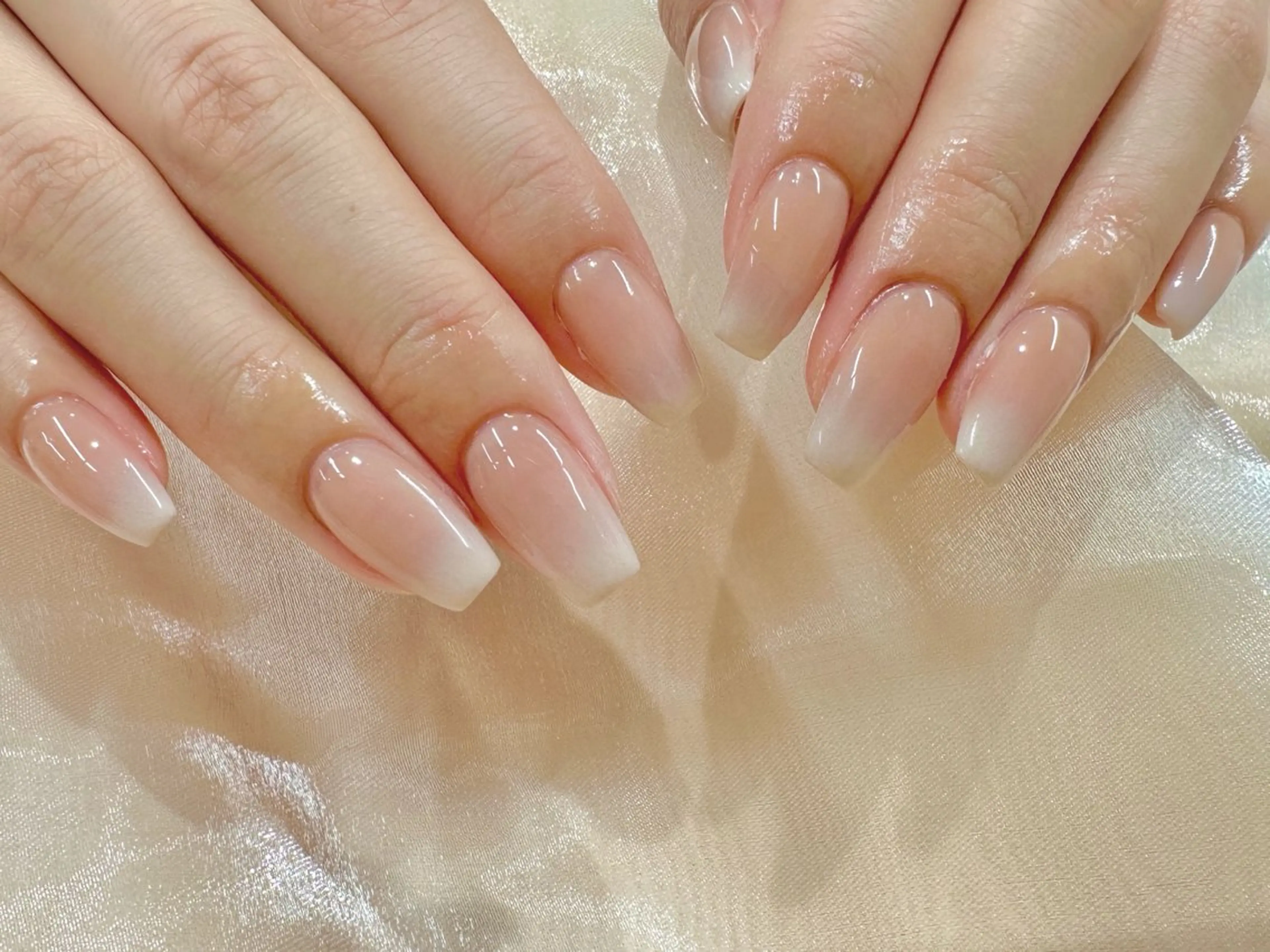 ネイル ガーリー シンプルネイル LE REVE 新宿店のネイルデザイン
