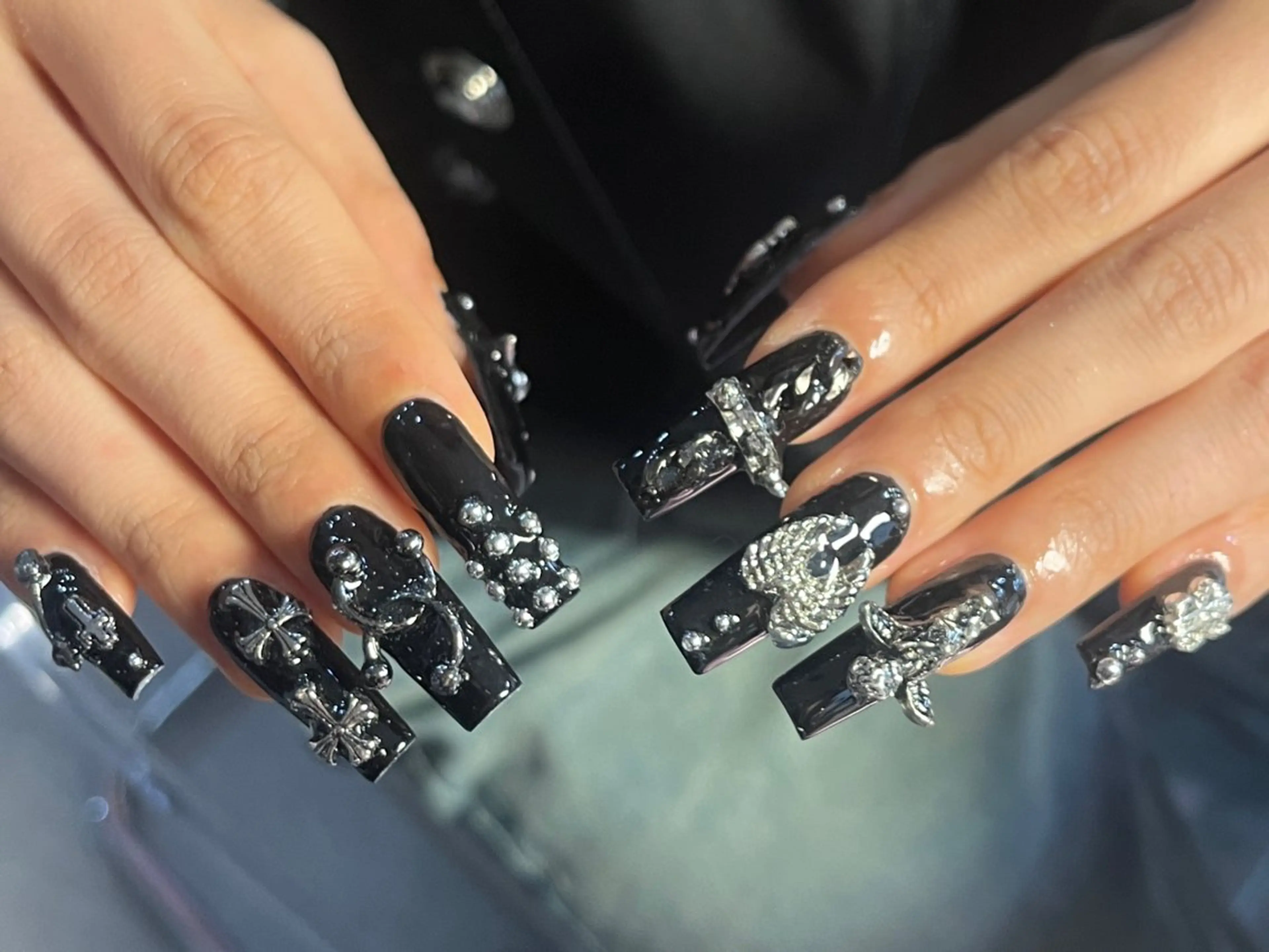 ネイル ハンドネイル アユリ リリのネイルデザイン