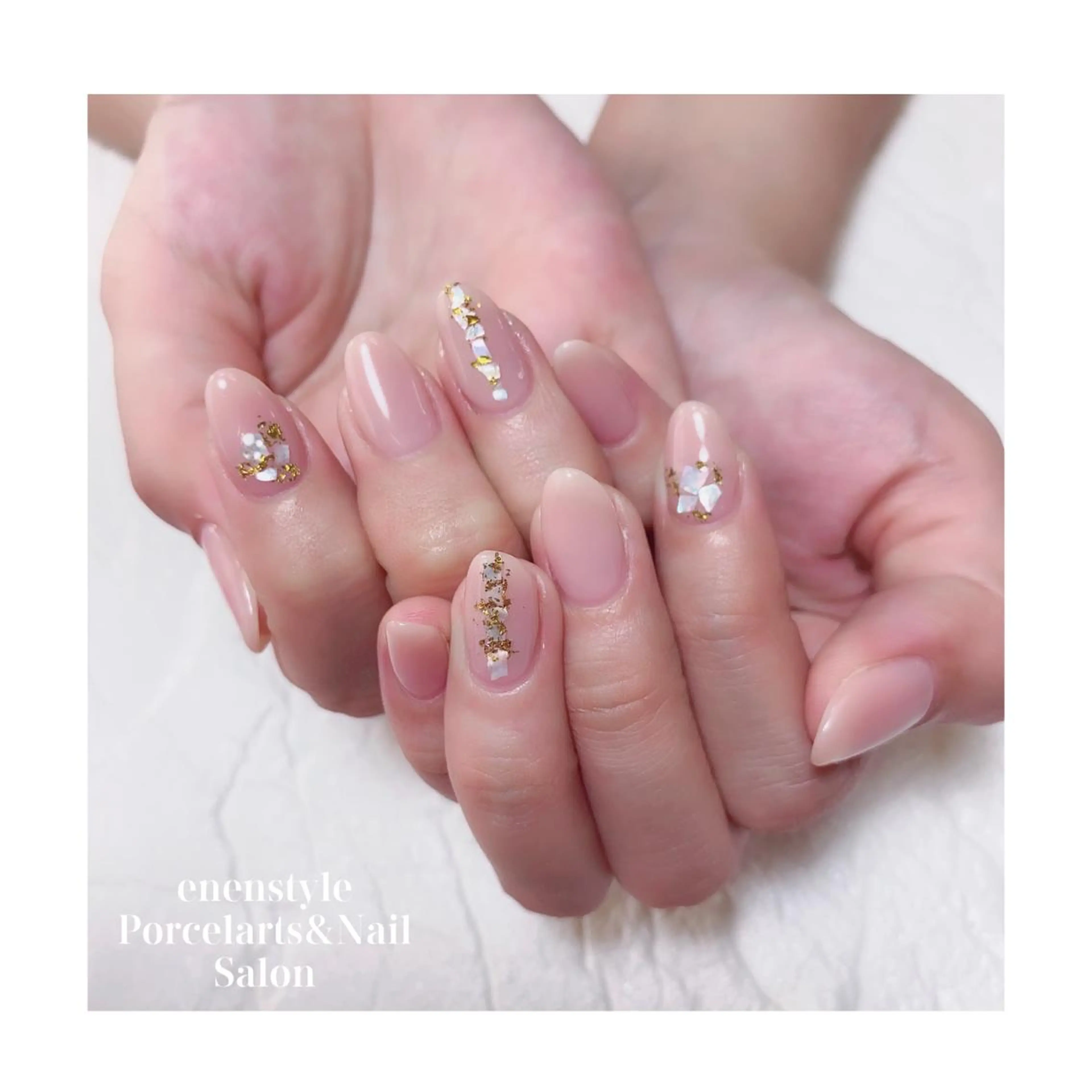 ミディアム ネイル ジェルネイル ニュアンスネイル オフィスネイル ワンカラーネイル パラジェル ハンドネイル 👑enen style👑のネイルデザイン