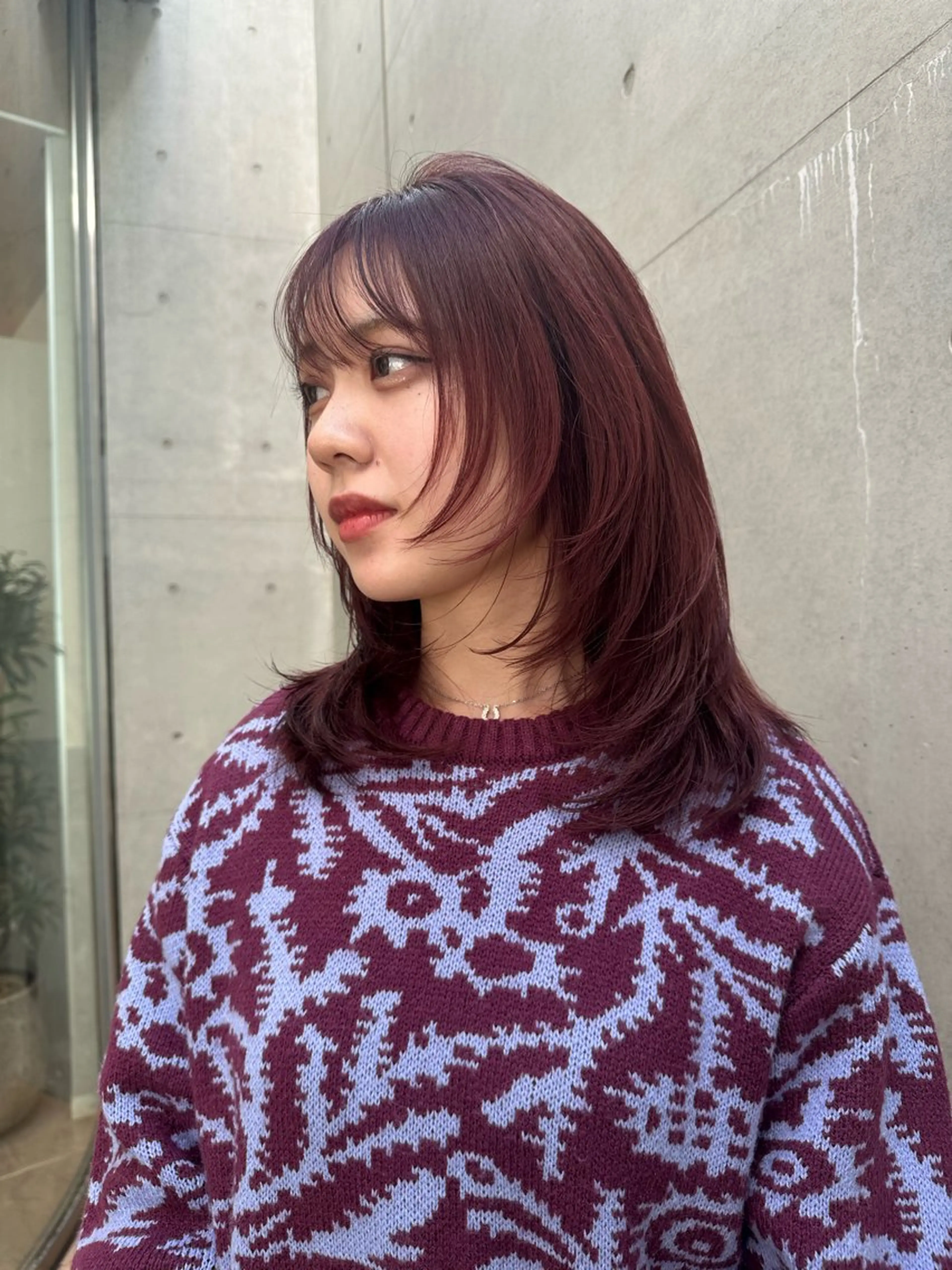 ミディアム カット トリートメント レイヤーカット 透明感カラーのヘアスタイル