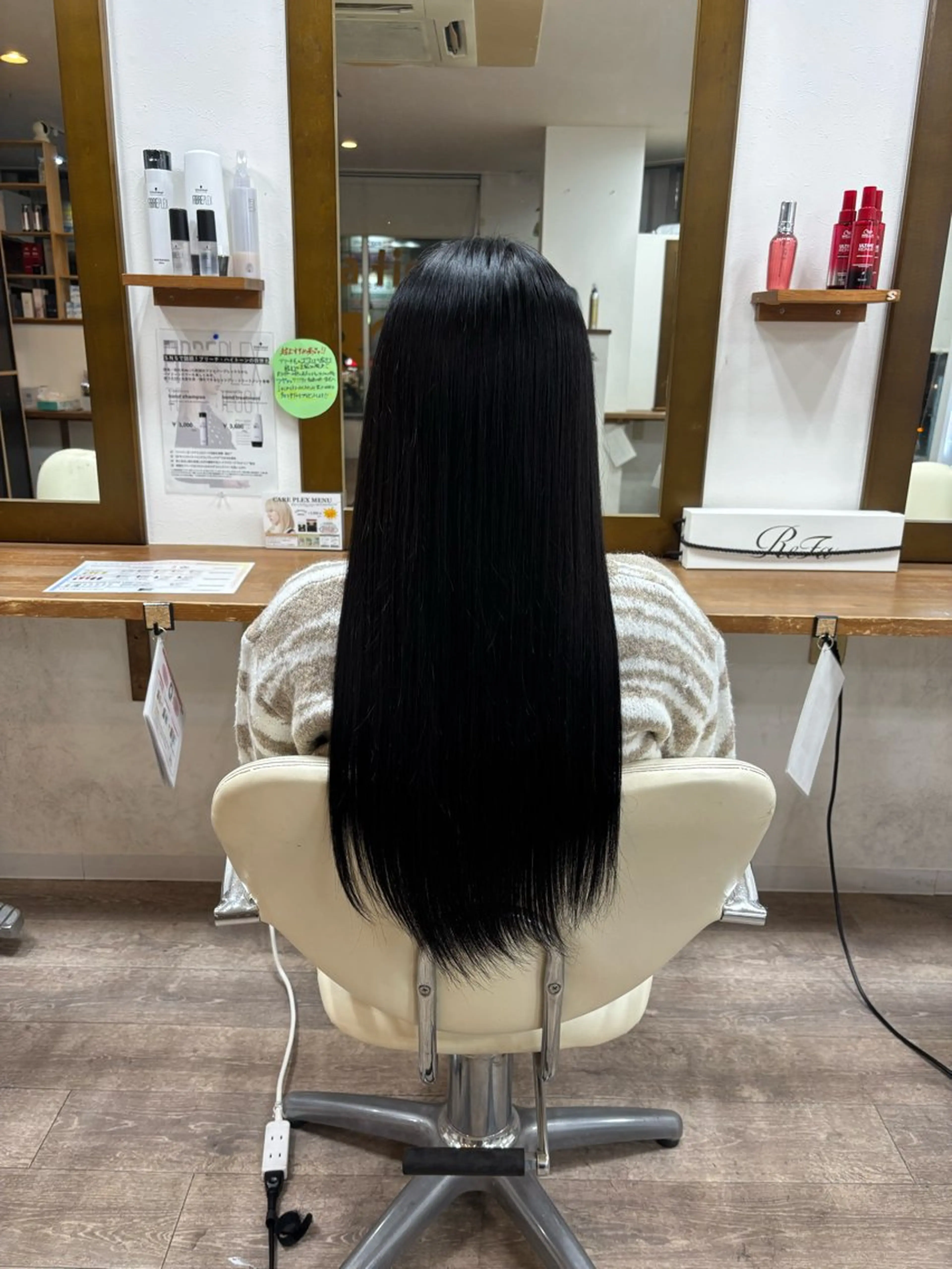 ロング カラー 黒髪 ヘアカラー トリートメント 艶カラー🫧/シール エクステRYOKAのヘアスタイル