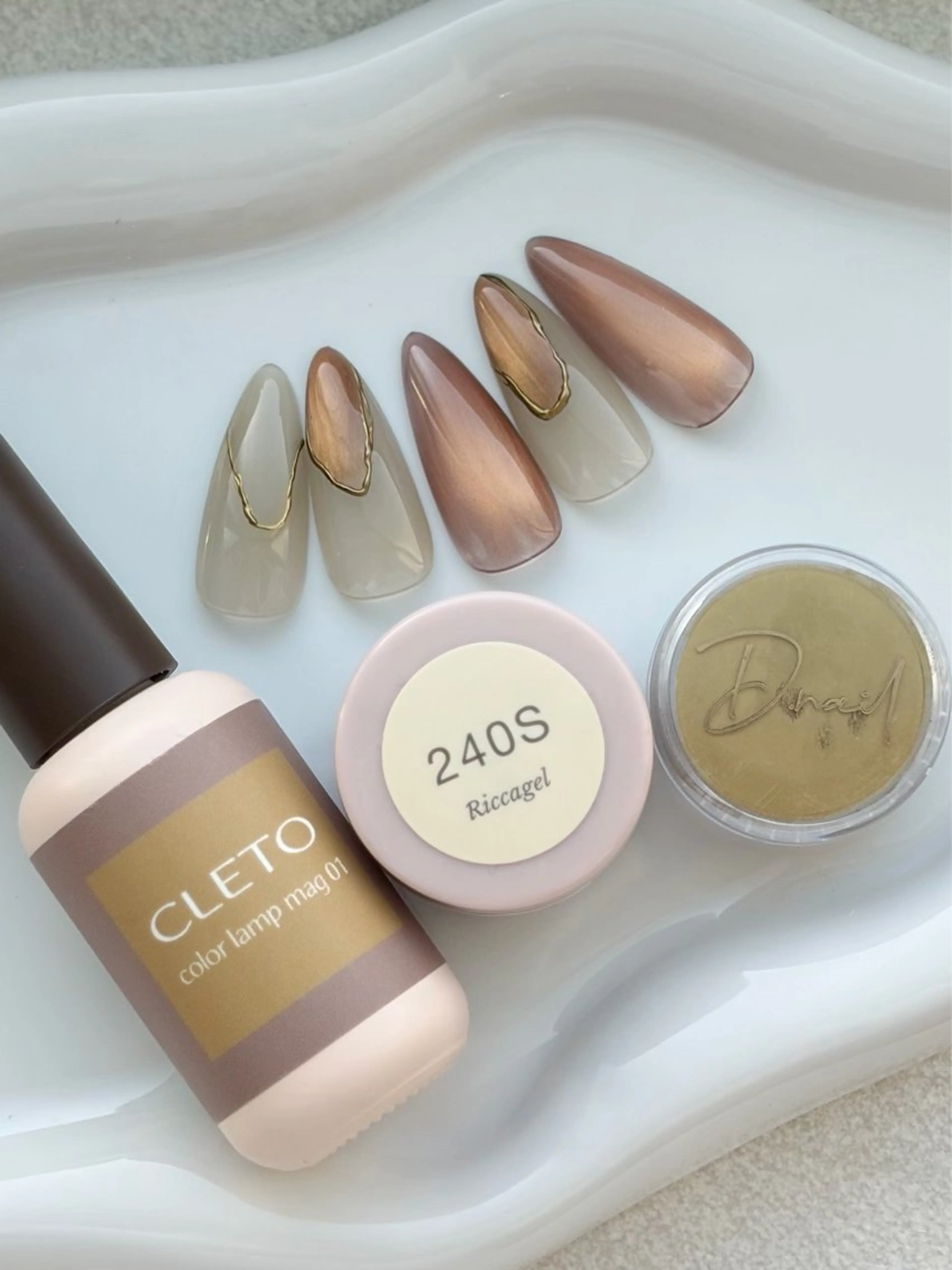 ネイル マグネットネイル ハンドネイル えみーnail おまかせ大歓迎✨のネイルデザイン