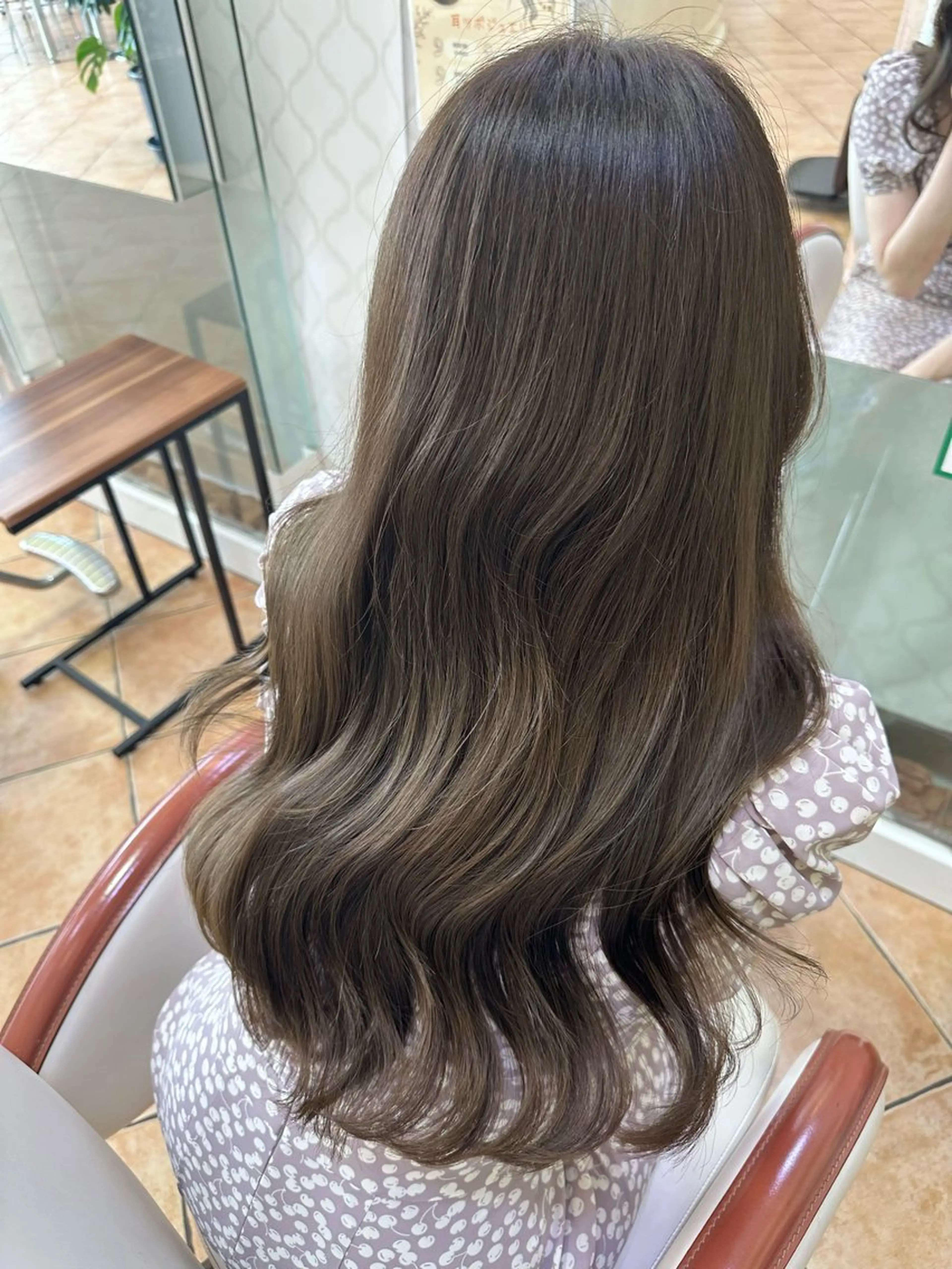 カラー ベージュカラー 透明感カラー オリーブベージュ 廣藤 梨花のヘアスタイル