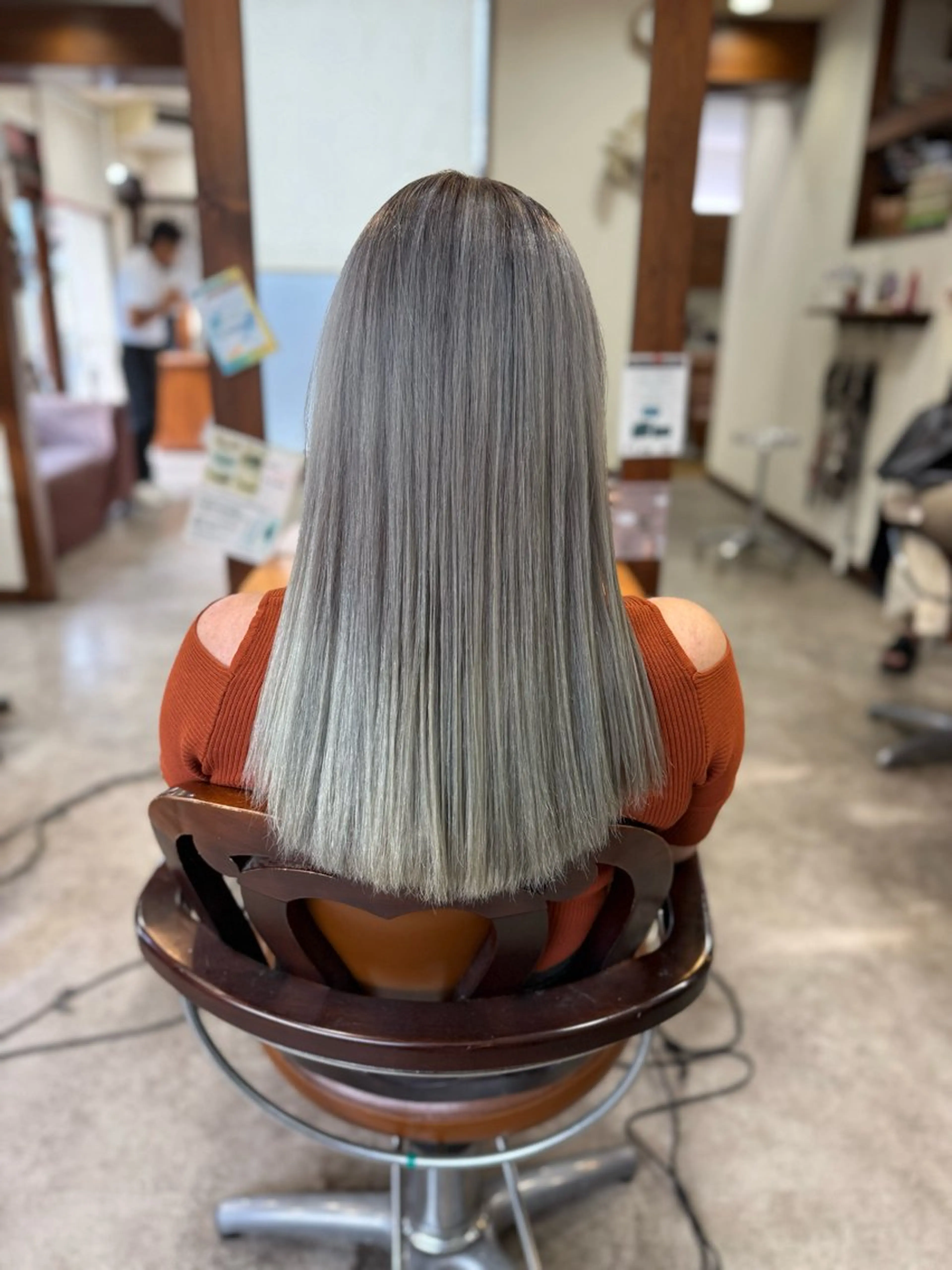 カラー ブリーチ シルバー Haya Sayoのヘアスタイル