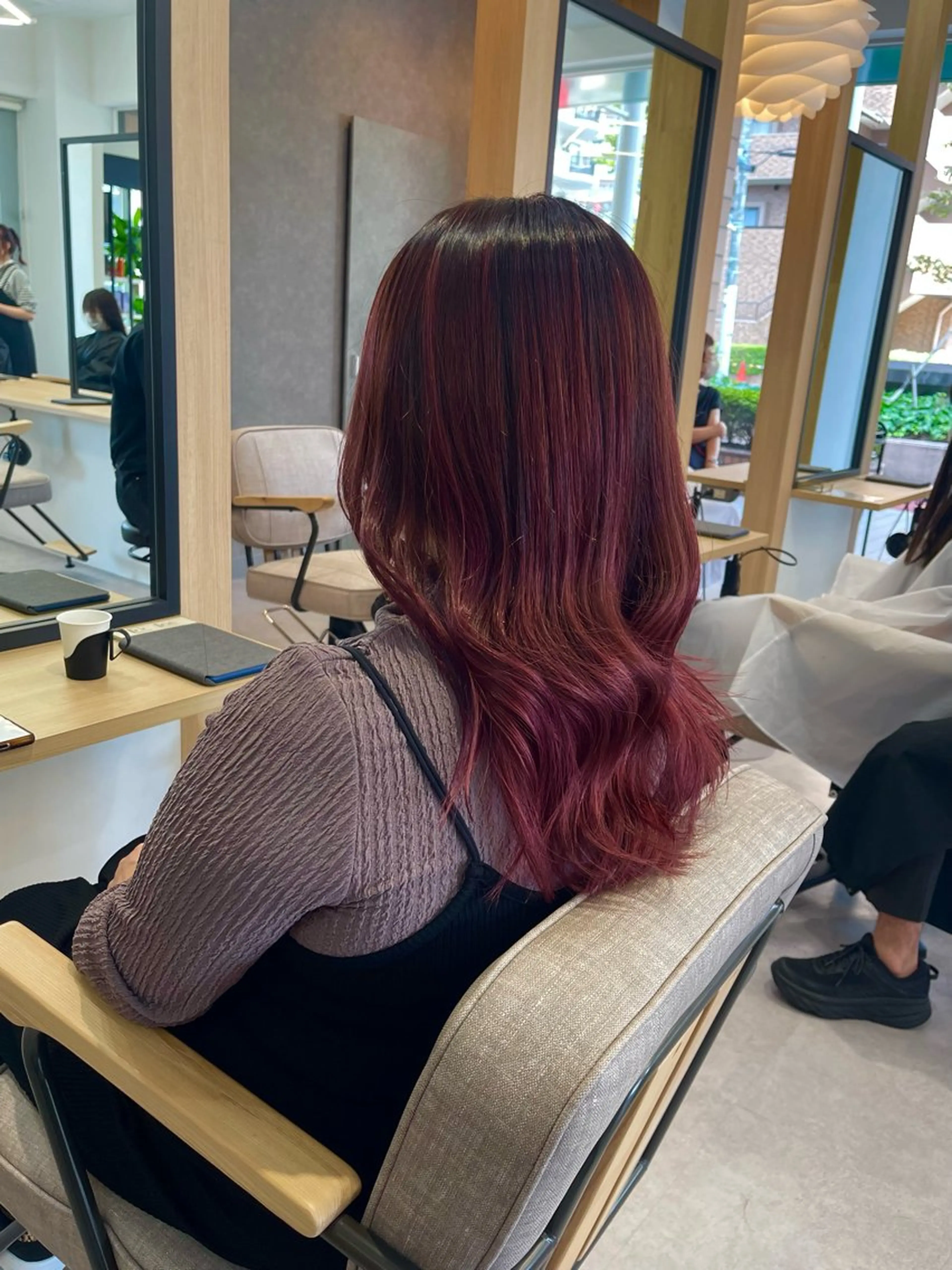 セミロング ハイライト カット ヘアカラー トリートメント ショートとレイヤーが 好きな人|三浦翔のヘアスタイル