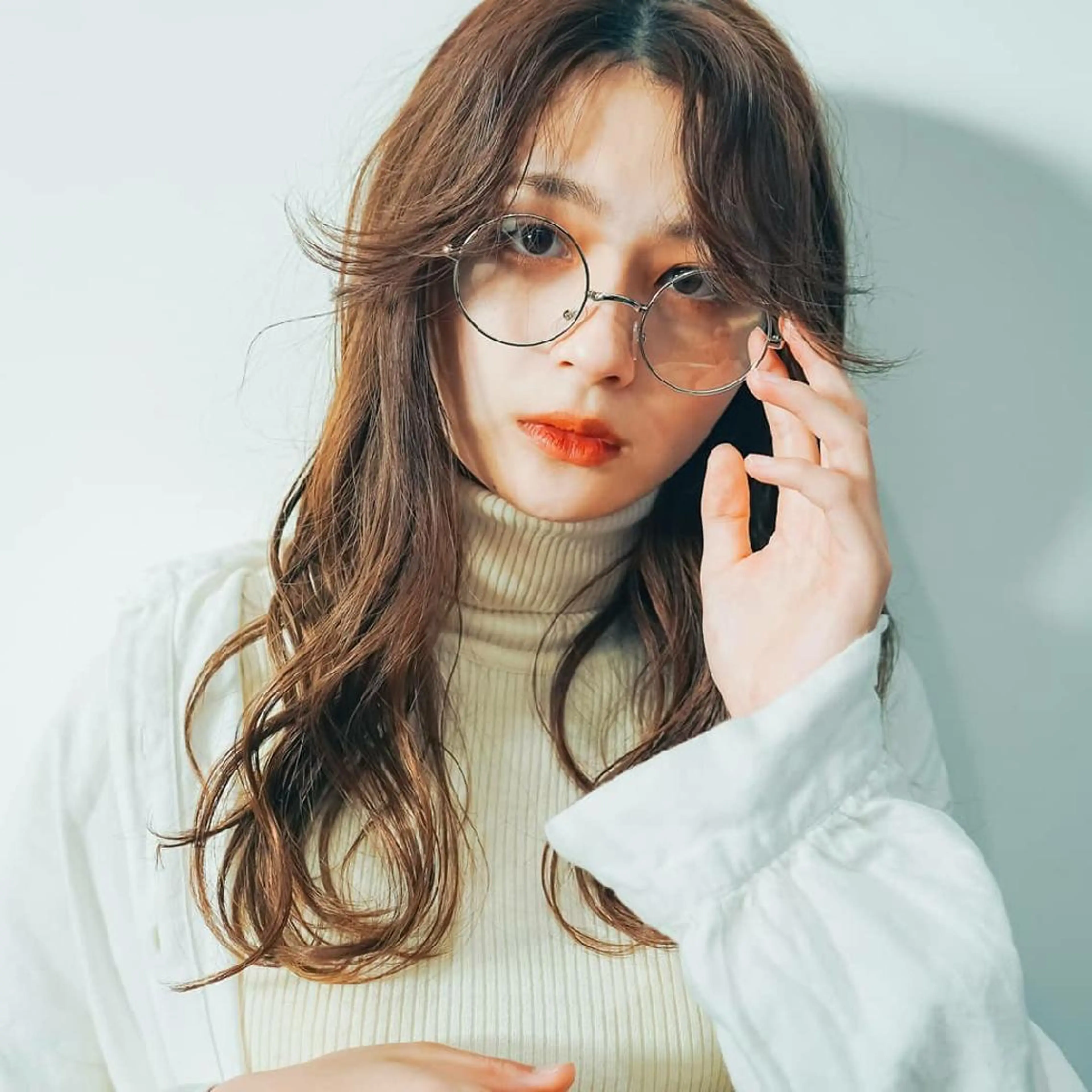 セミロング ヘアアレンジ カット ヘアカラー トリートメント 巻ける髪質改善で美髪 にデザイン✨/よしみのヘアスタイル