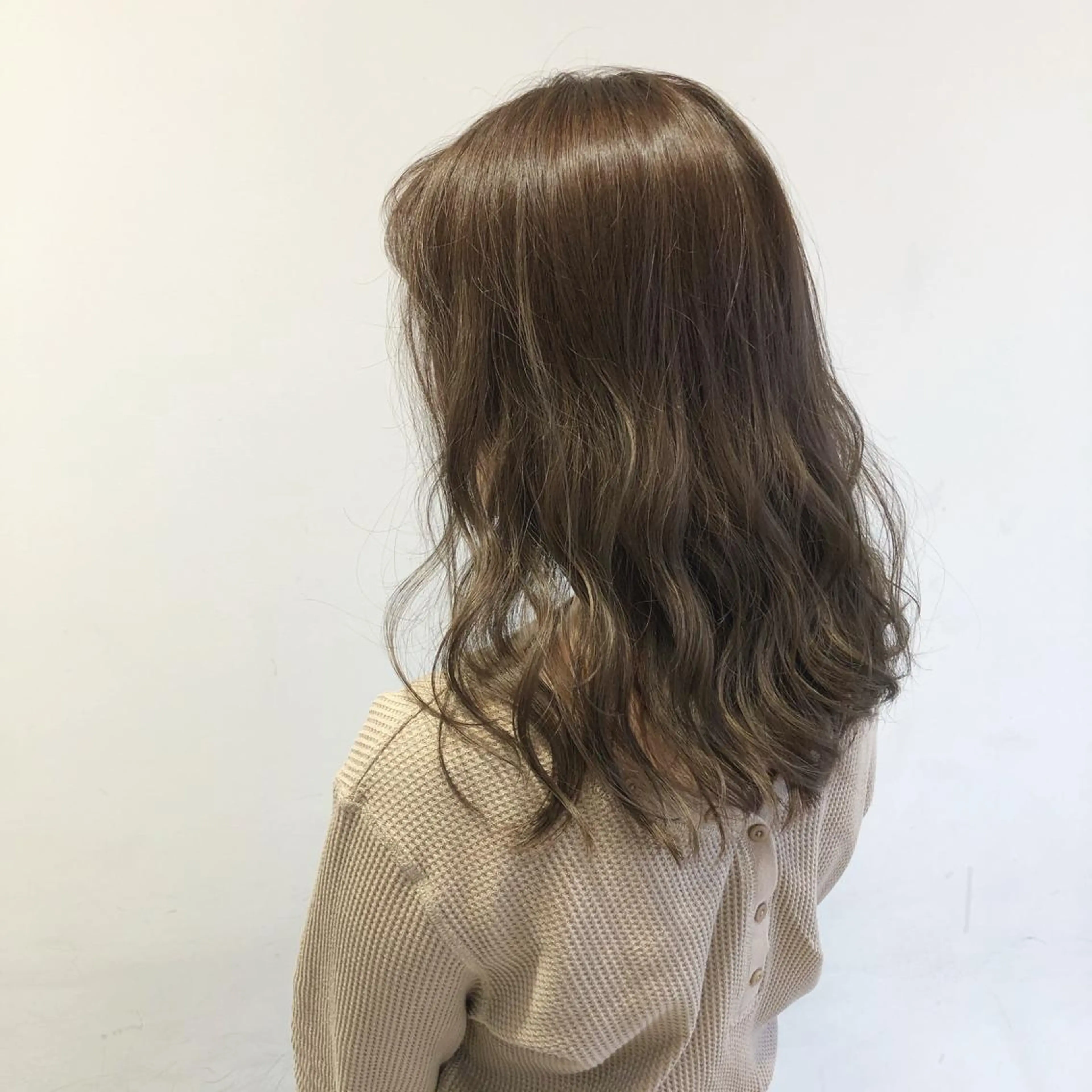 ミディアム 岩瀬 翔太のヘアスタイル