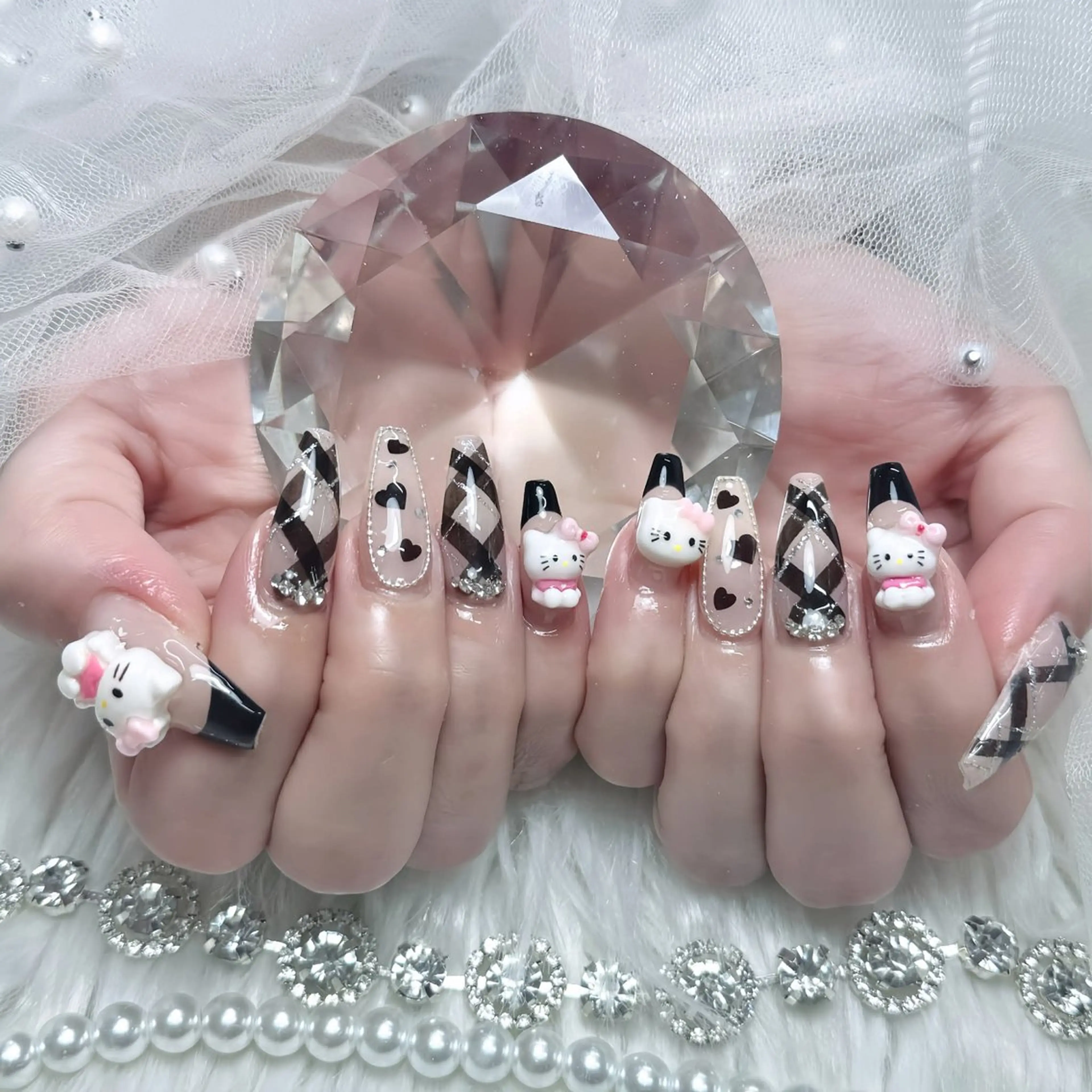 ネイル アートネイル 長さ出し ジェルネイル ガーリー キラキラネイル ハンドネイル ハンドケア Nova Nailのネイルデザイン