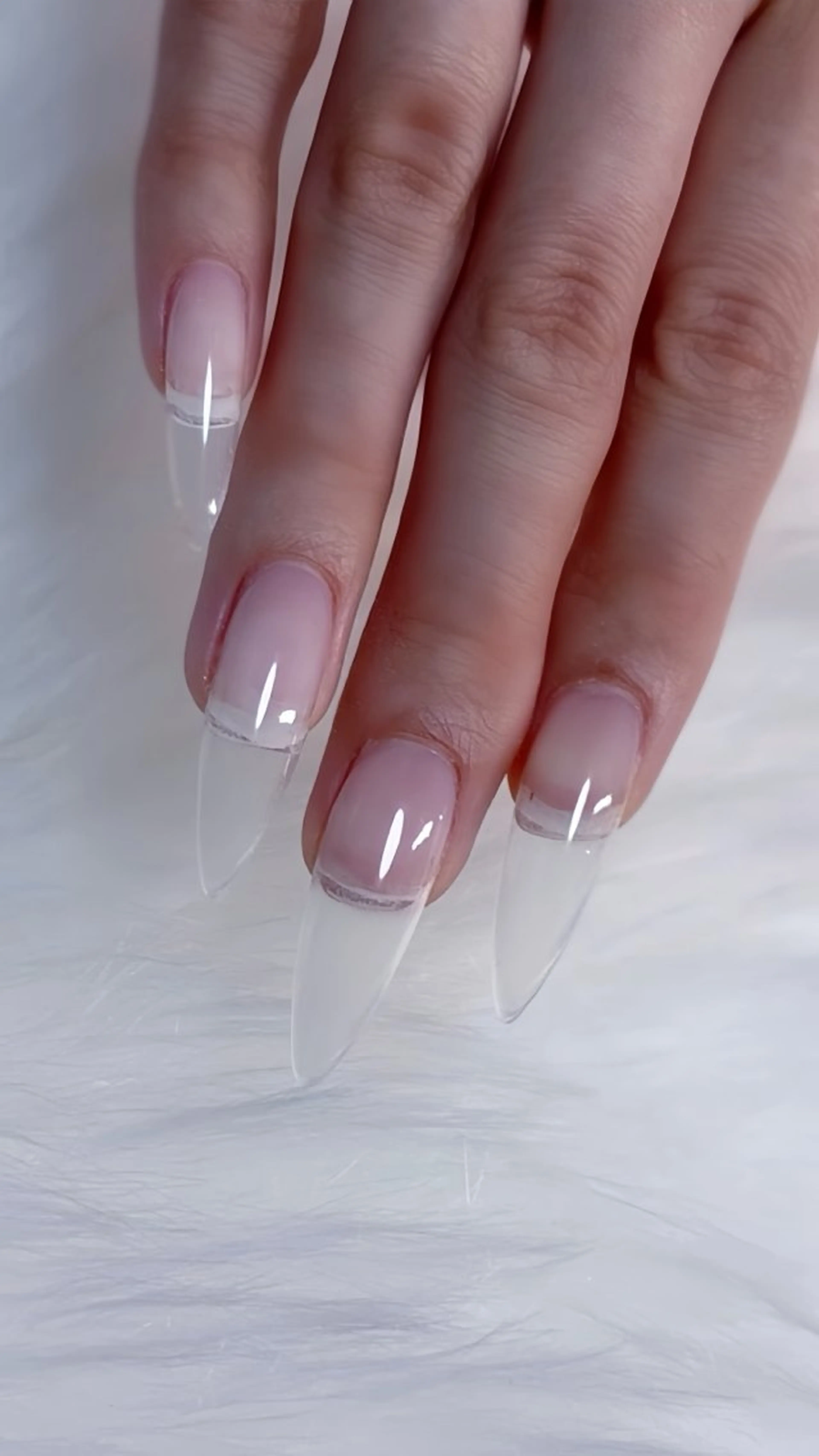 ネイル 氷ネイル・うるうるネイル 5/16 🈳あり❕ RAVY NAILのネイルデザイン