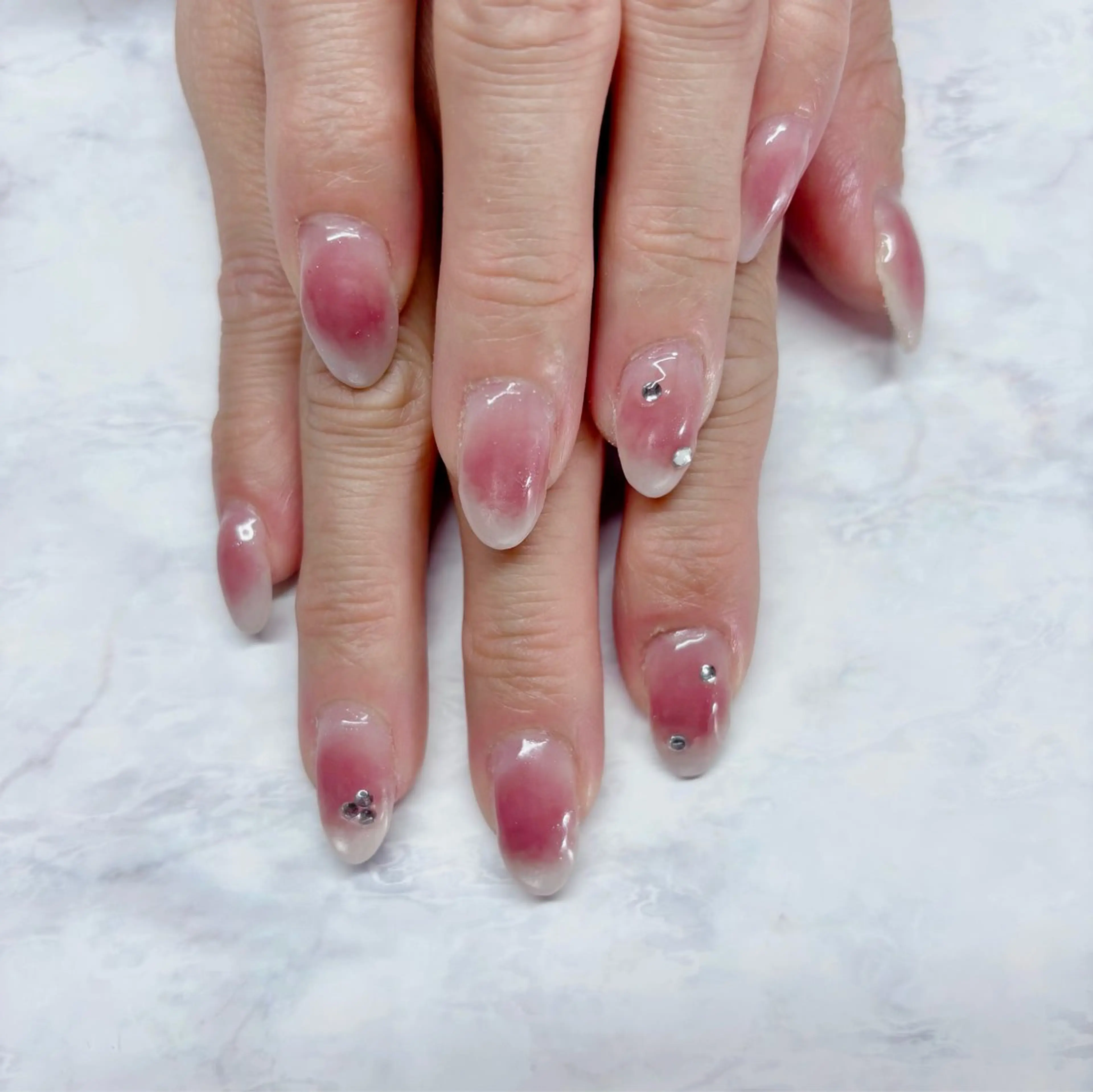 ネイル チークネイル マグネットネイル MYu Beauty Salon  MAIのネイルデザイン