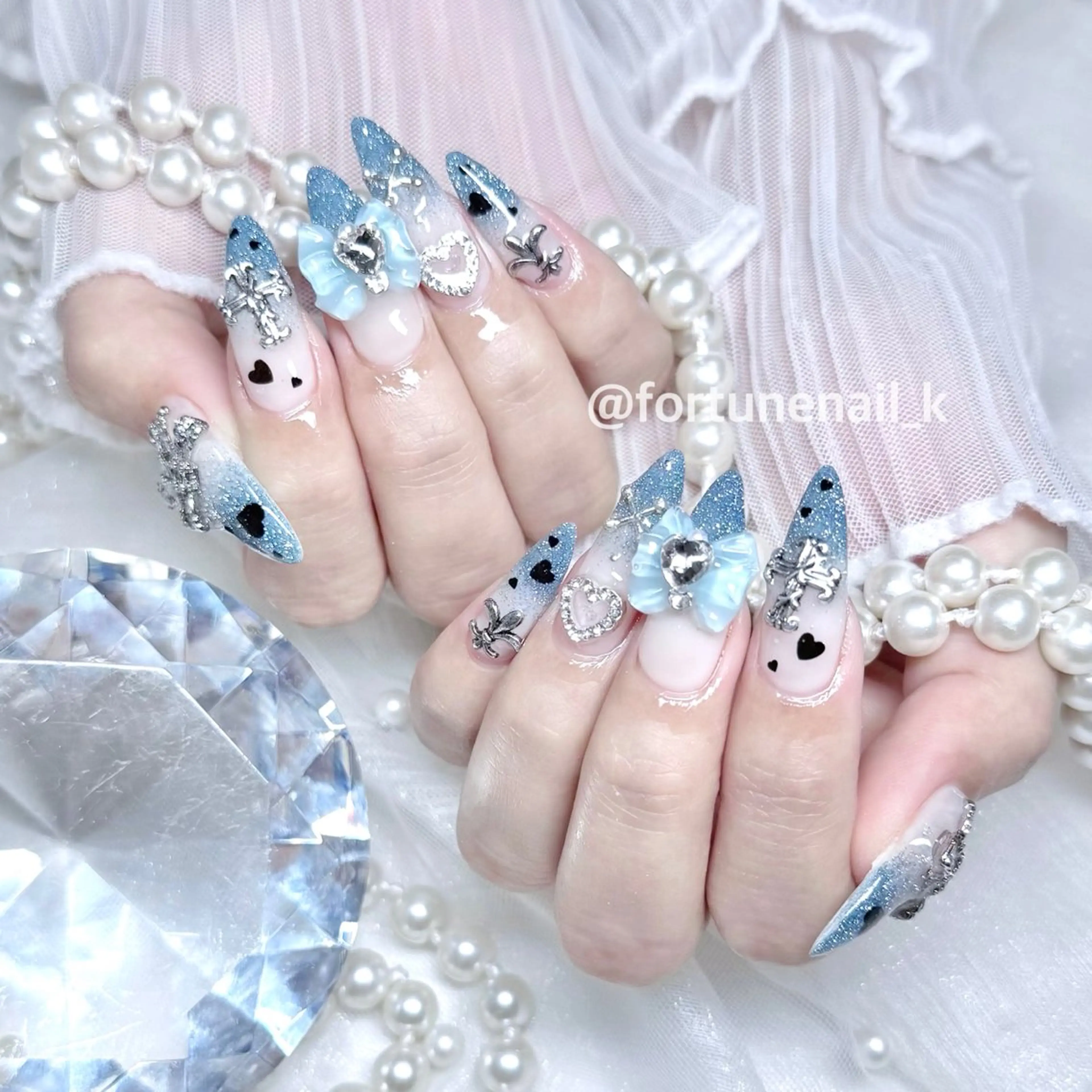 ネイル フラッシュネイル ハンドネイル 🤍kanane 🤍4/21空✩.*のネイルデザイン