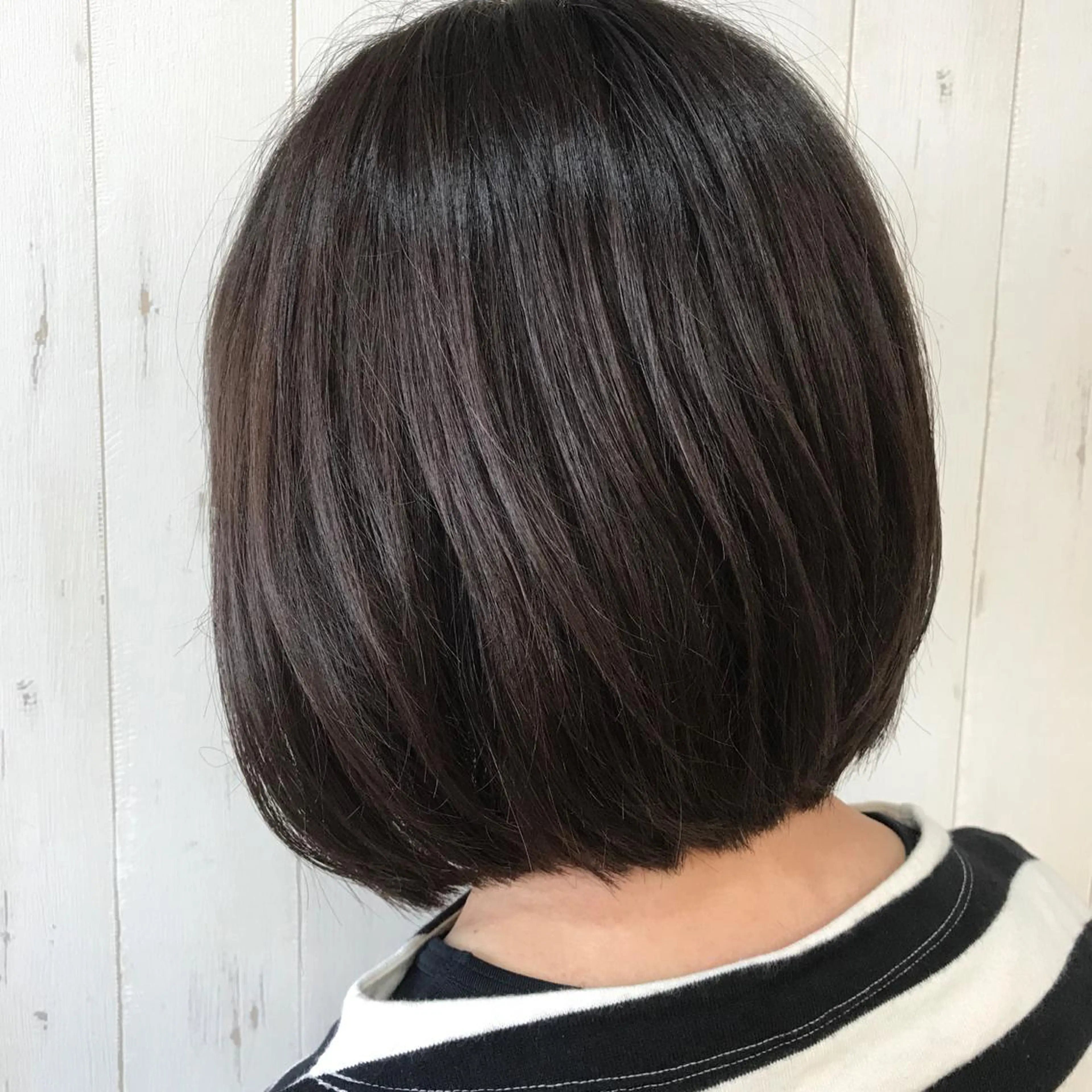 ショート 白髪ぼかし、髪質改善 富田隼仁のヘアスタイル