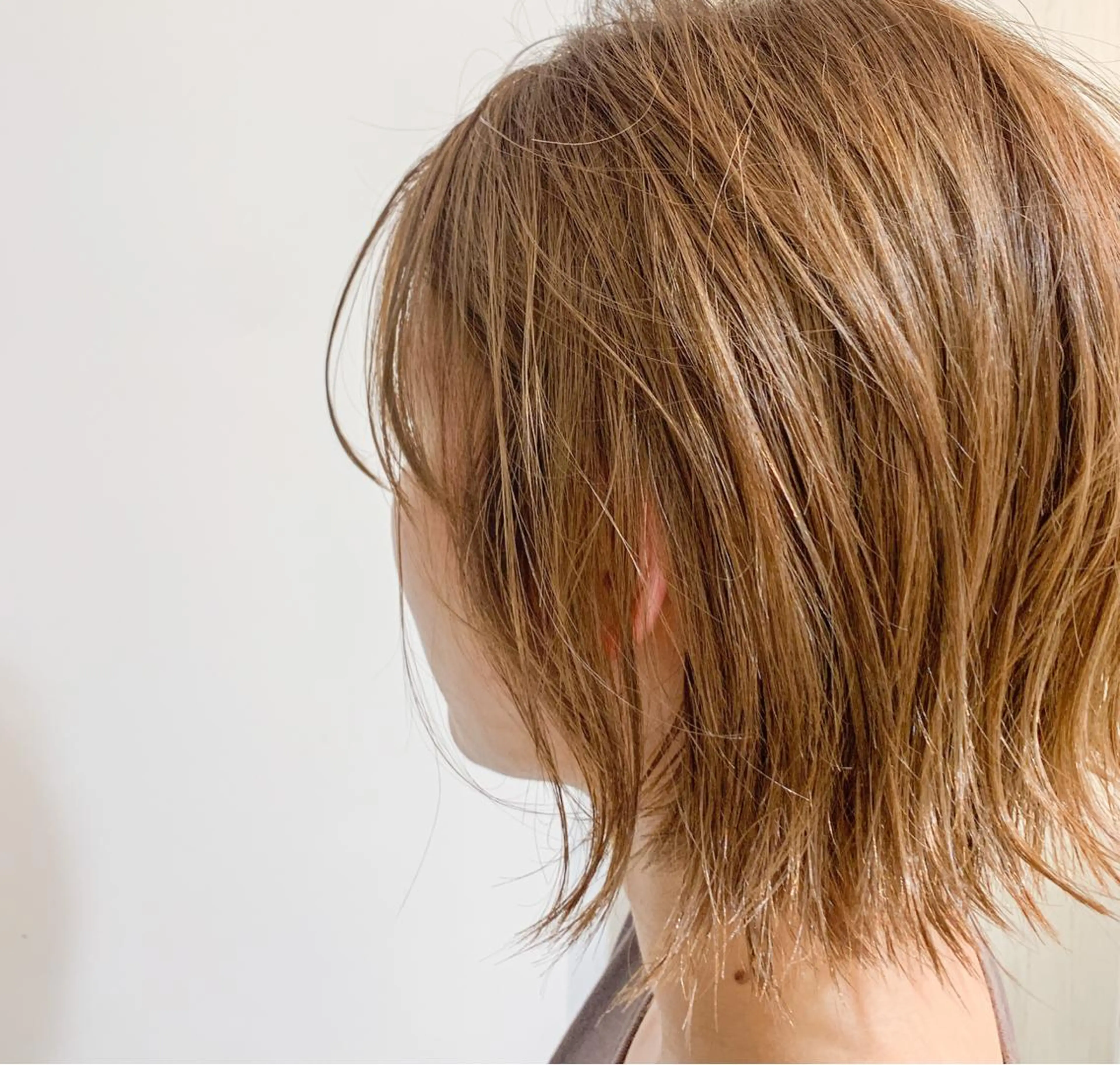 ミディアム カラー 切りっぱなしボブ 透明感カラー ボブ 外国人風カラー 外ハネヘア カット ヘアカラー トリートメント 林 里美のヘアスタイル