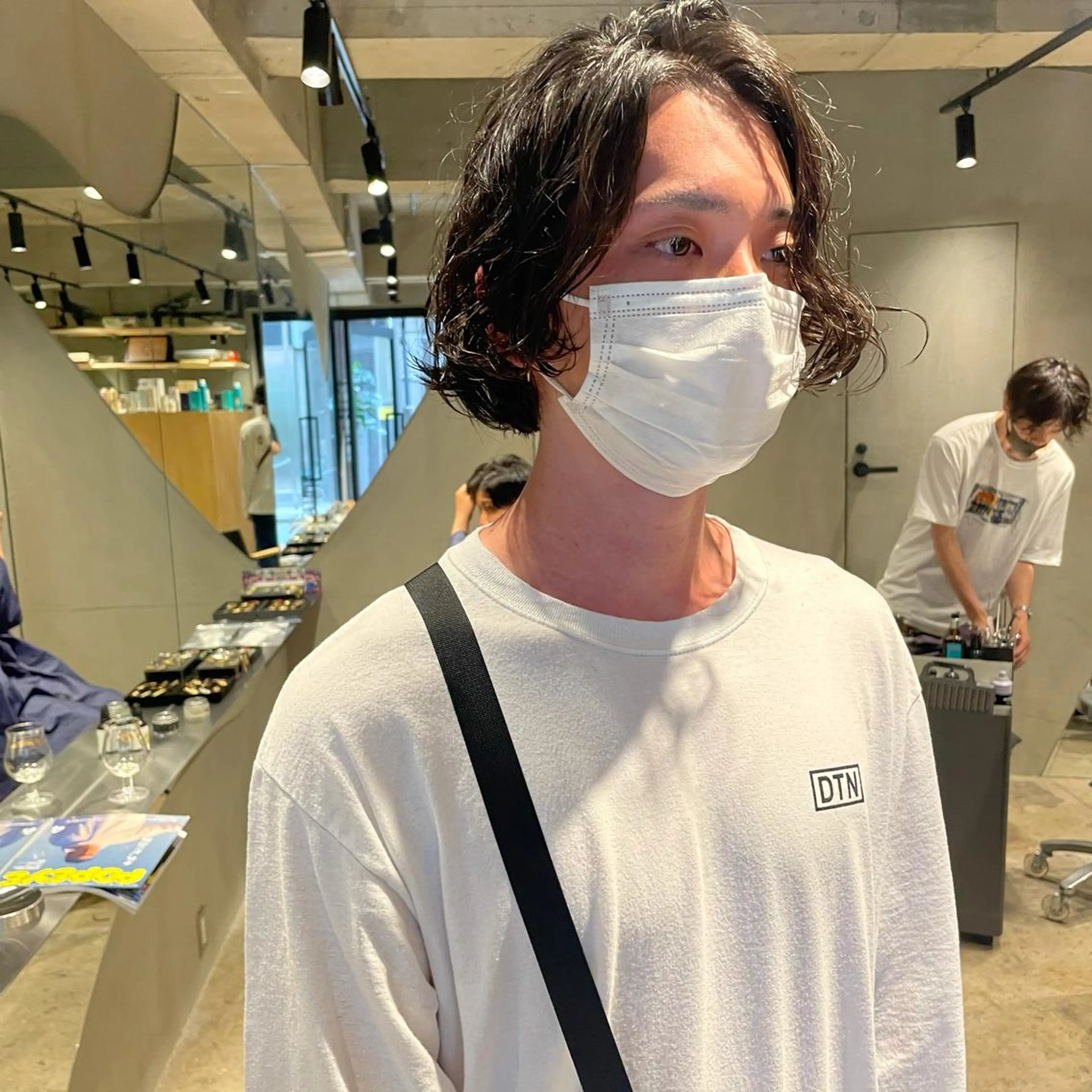 パーマ メンズ ショートボブ メンズブリーチ フェードカット メンズハイライト メンズハイトーン カット パーマ 🌈圧倒的デザイン パーマ　関和希のヘアスタイル