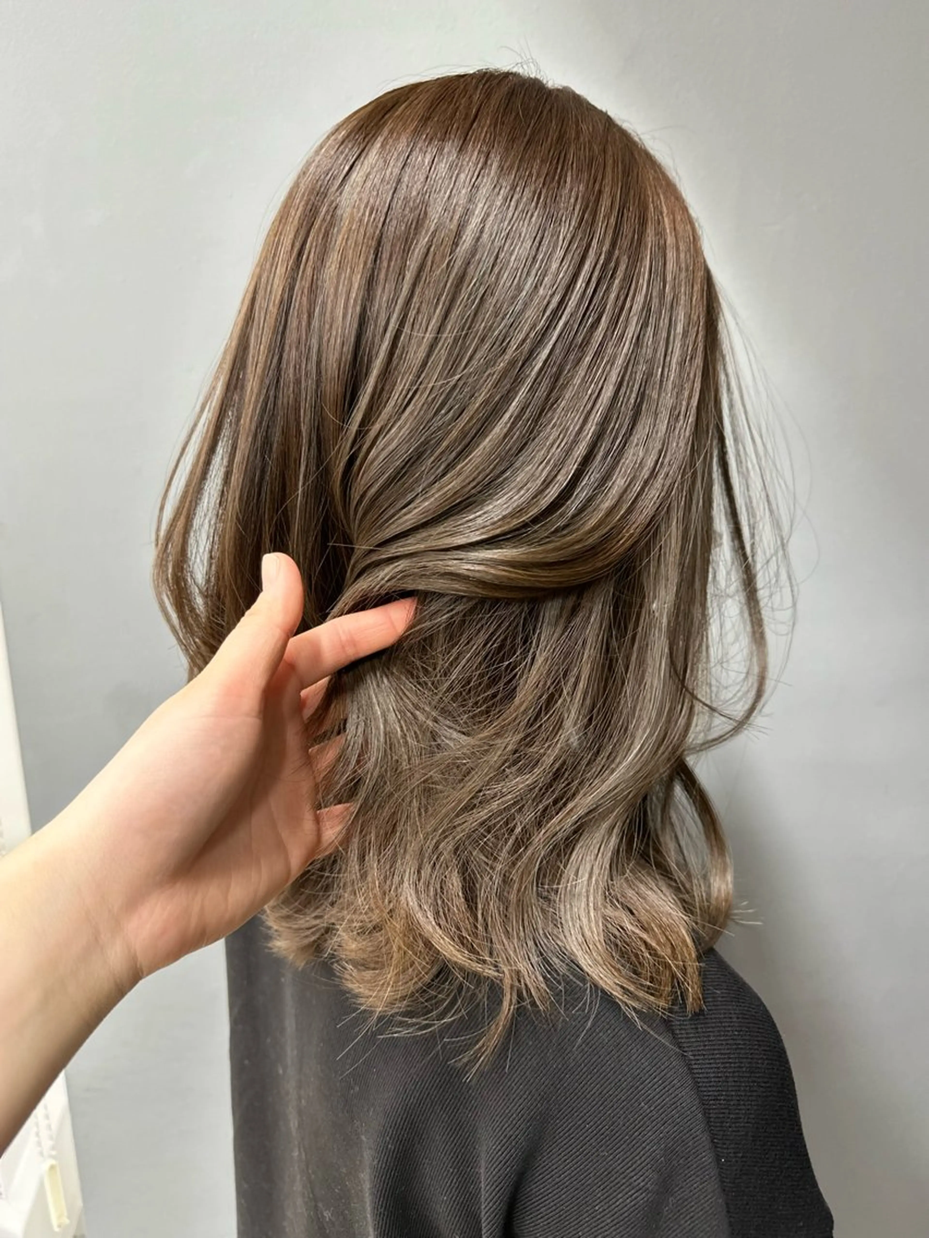 ミディアム 星野 菜月のヘアスタイル