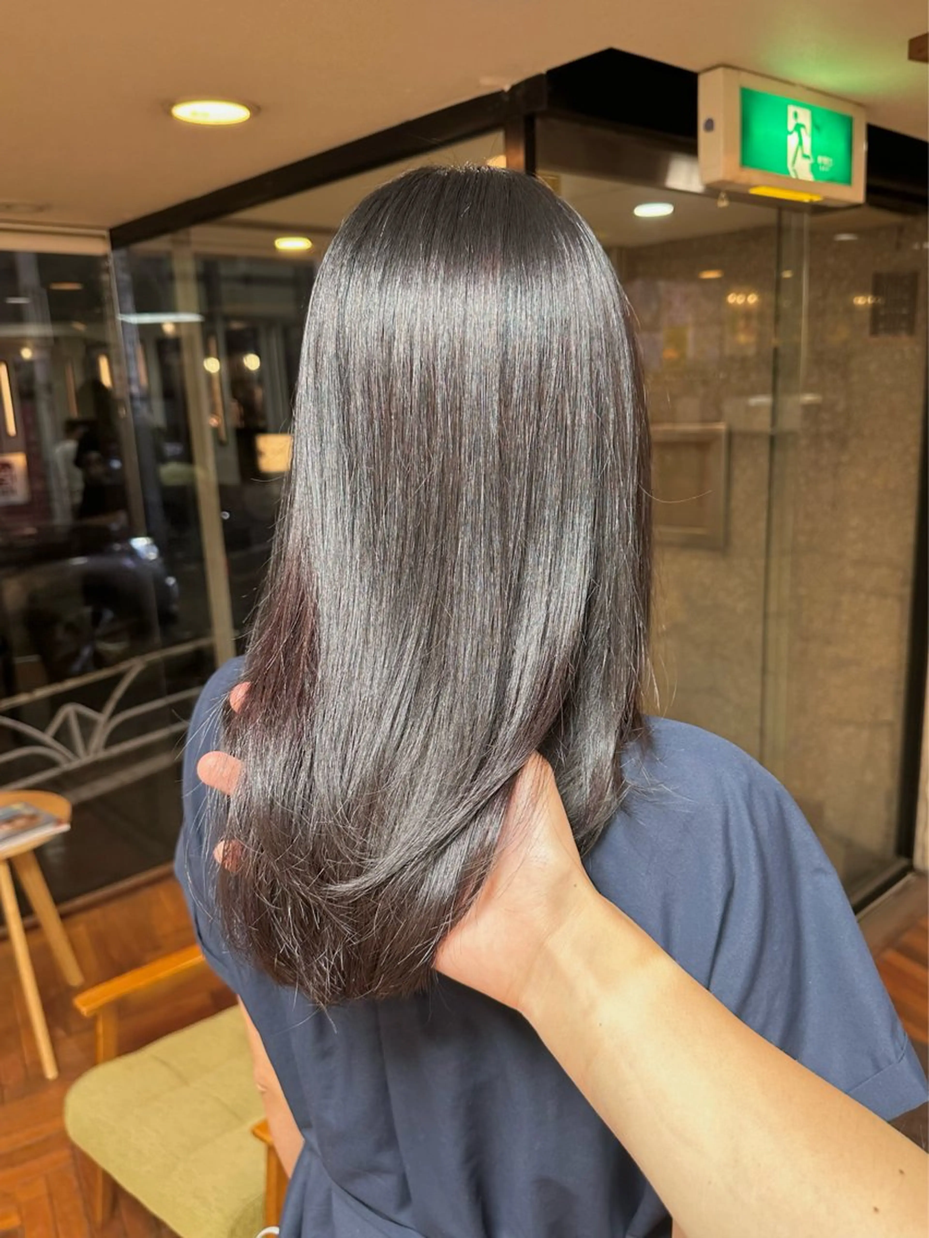 セミロング カラー ブリーチ グレージュ ラベンダーカラー ラベンダーグレージュ ラベンダーグレー 矢野 晃平のヘアスタイル