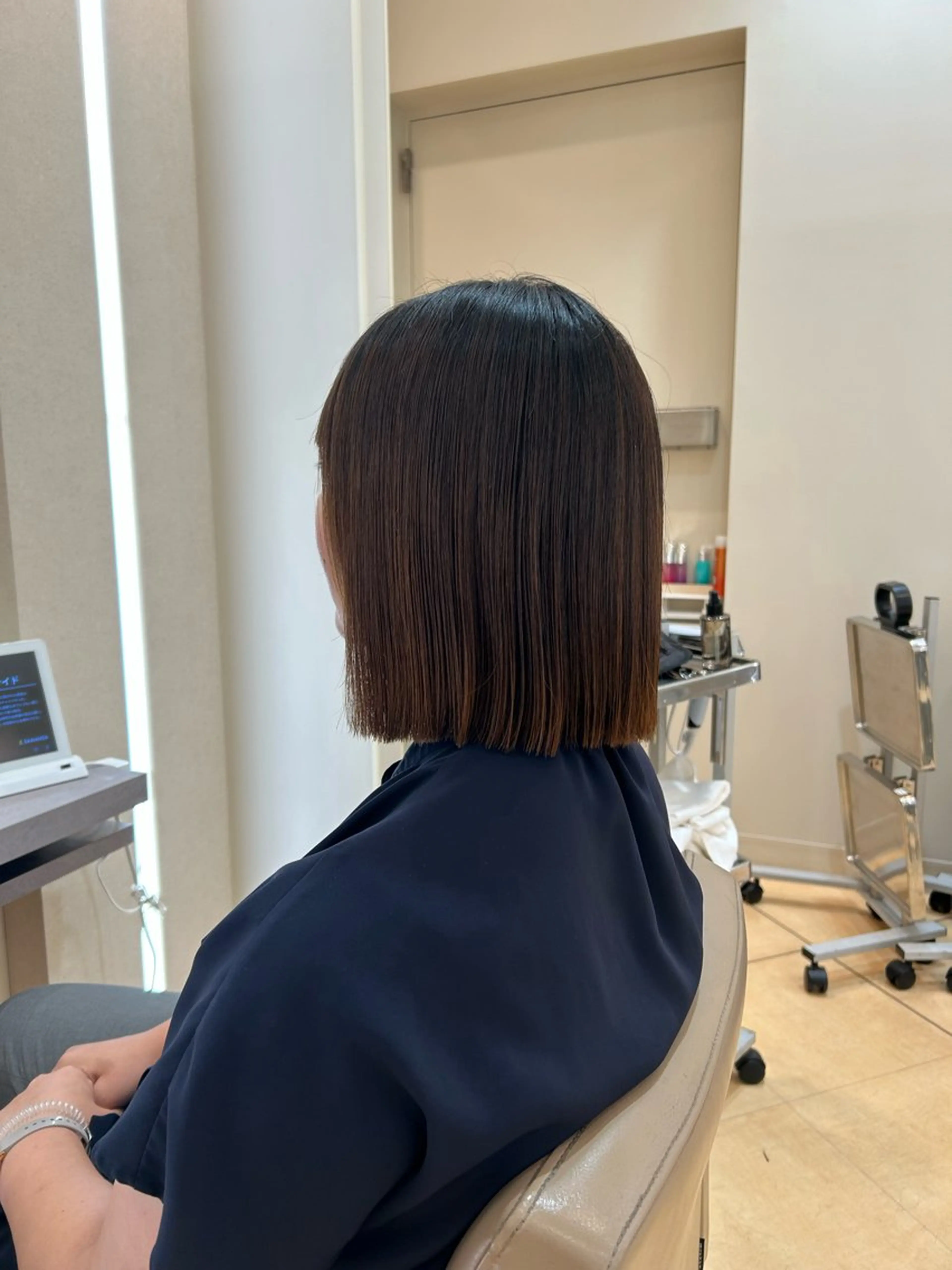 ショート 三富 陽菜のヘアスタイル