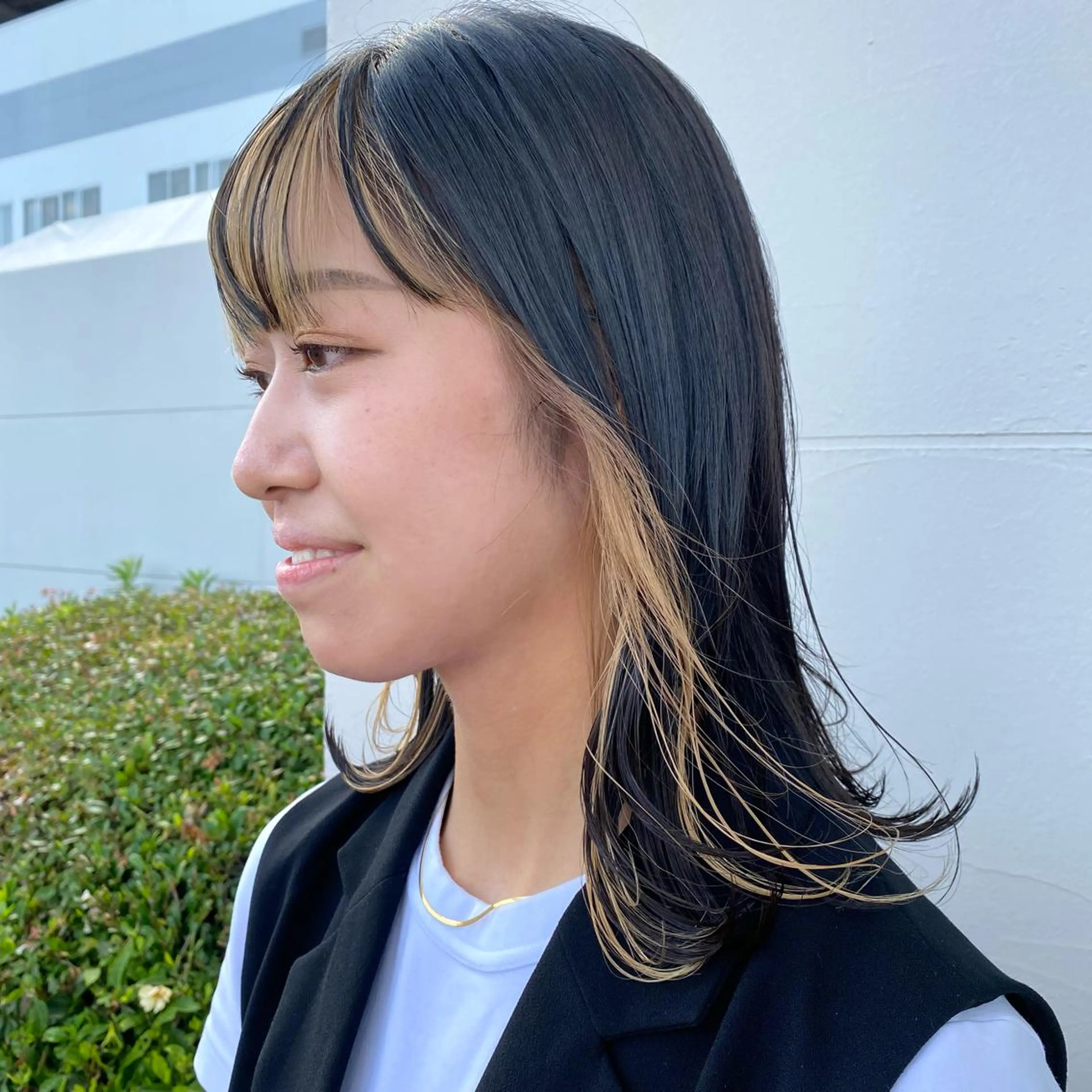 ミディアム ミストバング 佐藤 彩香のヘアスタイル