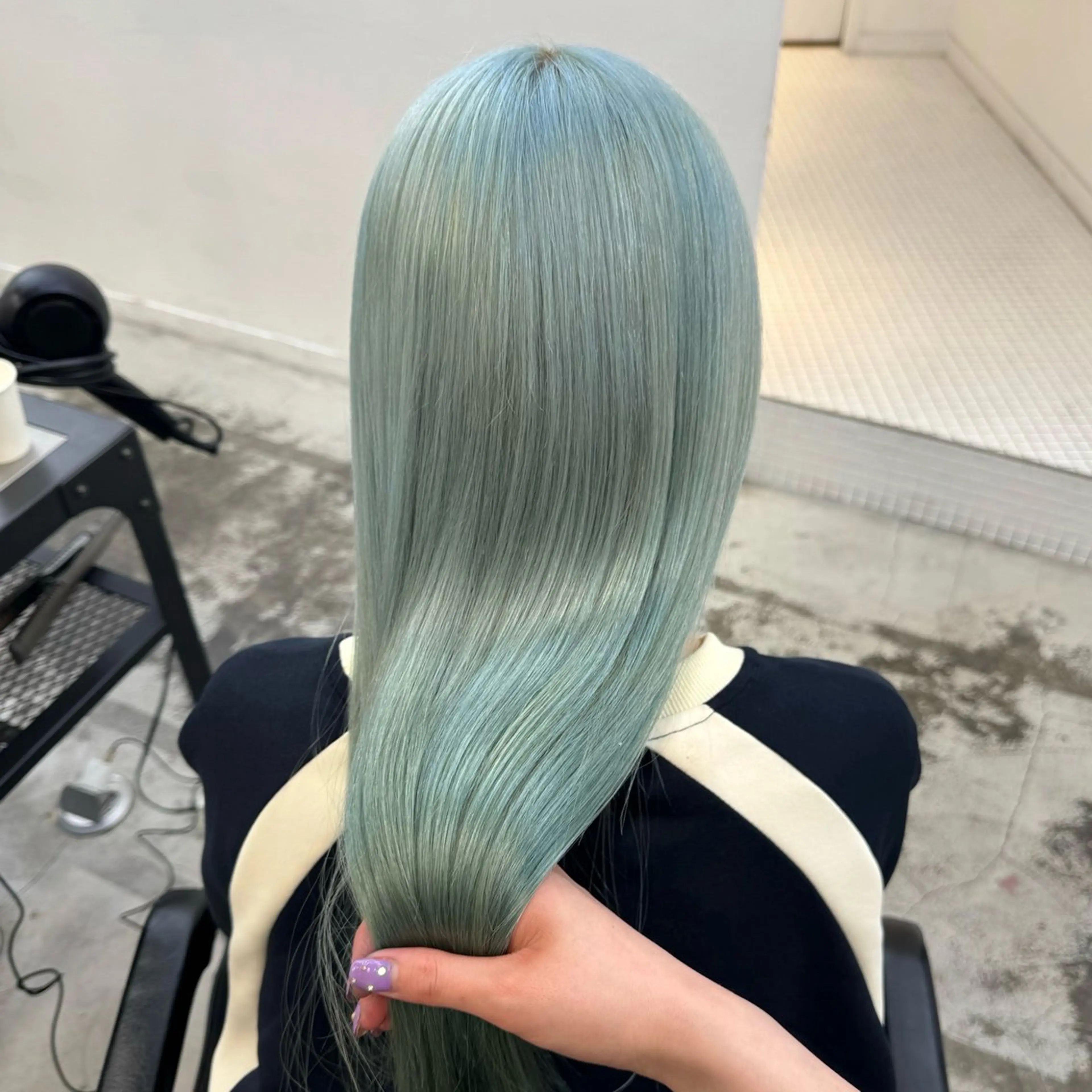 セミロング カラー ヘアカラー トリートメント 🌼動き×透明感🩵 ハイトーン/ナナのヘアスタイル