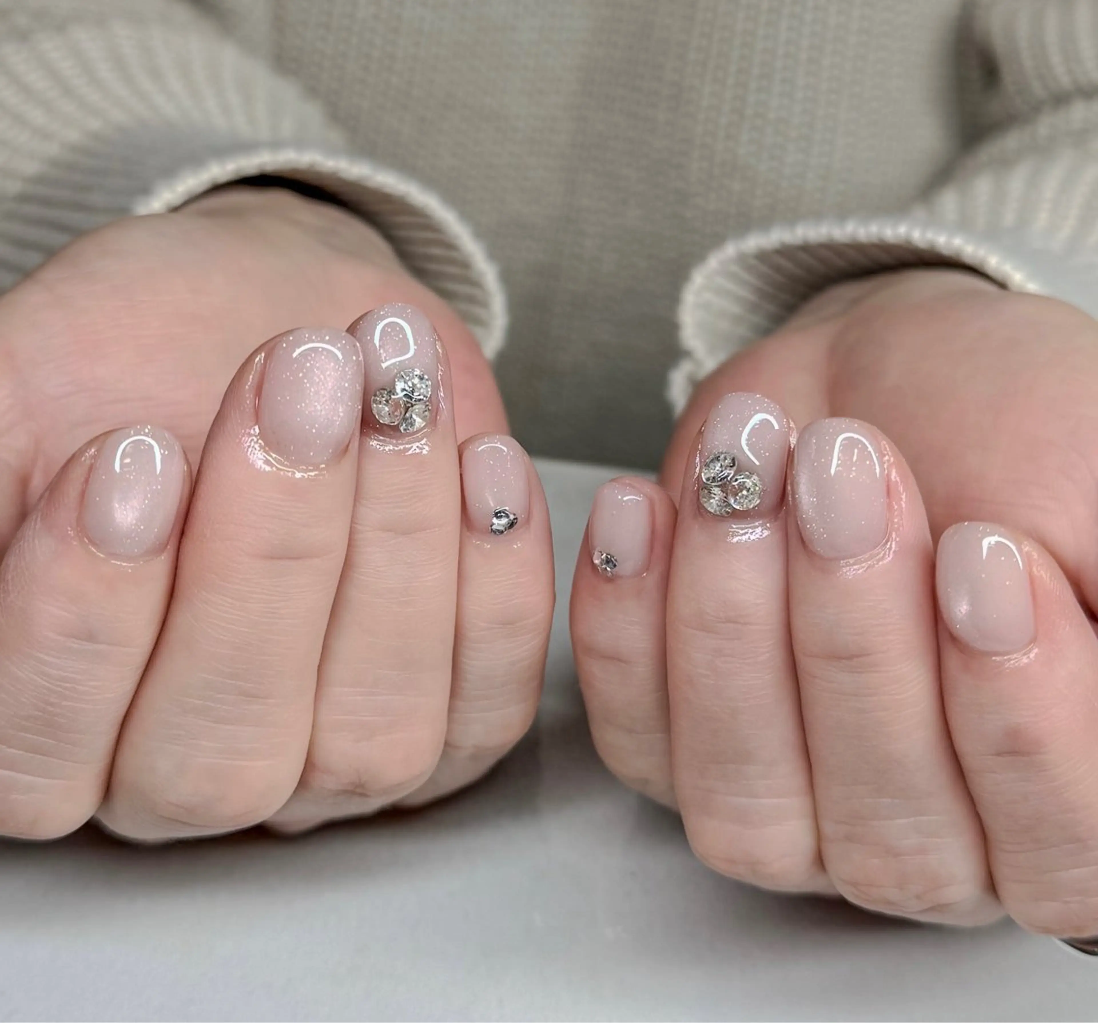 ネイル マグネットネイル マグネットワンカラー ワンカラーネイル ホワイト num-fi Aiのネイルデザイン