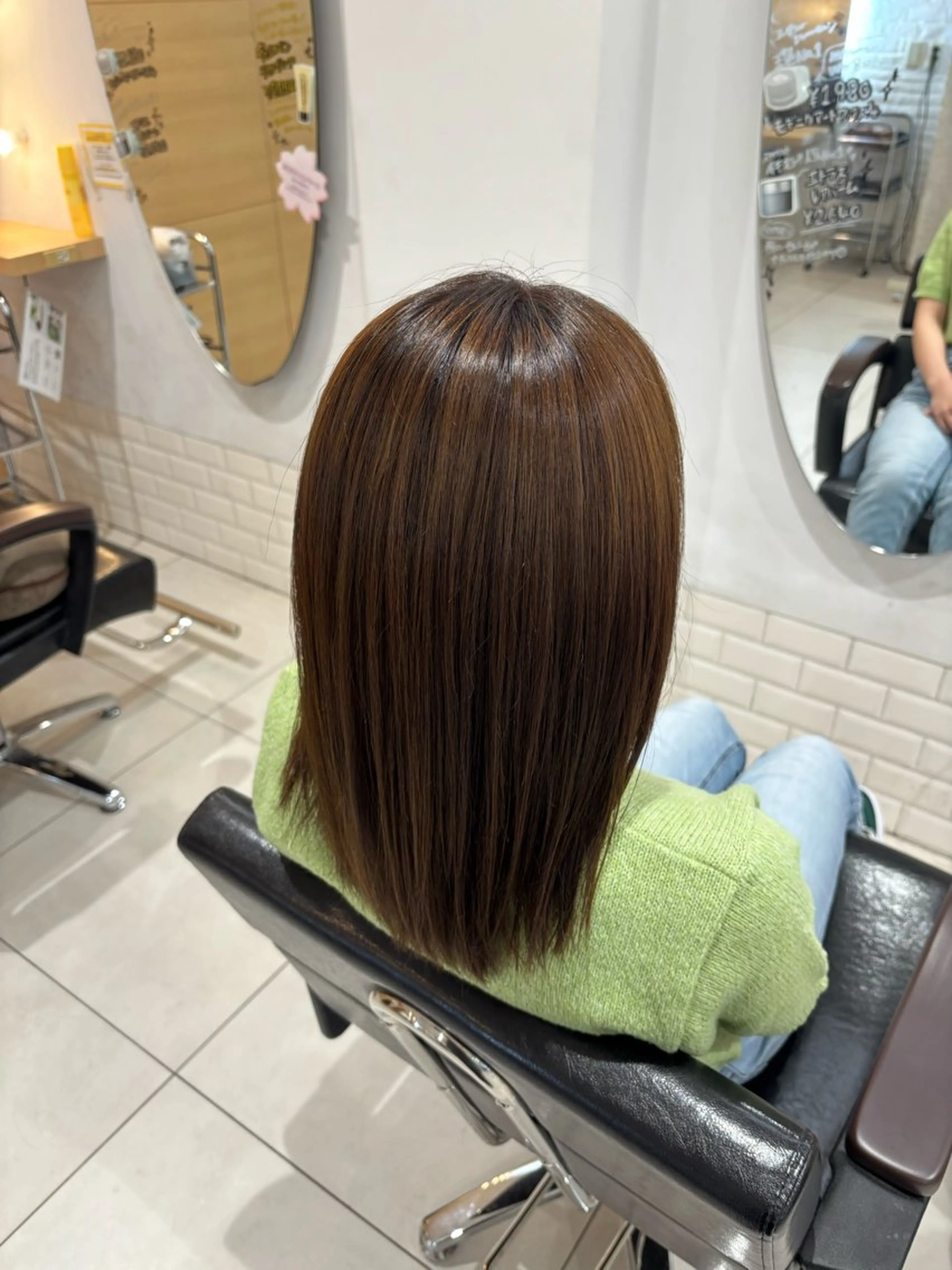 ミディアム カラー 小室 光瑠のヘアスタイル