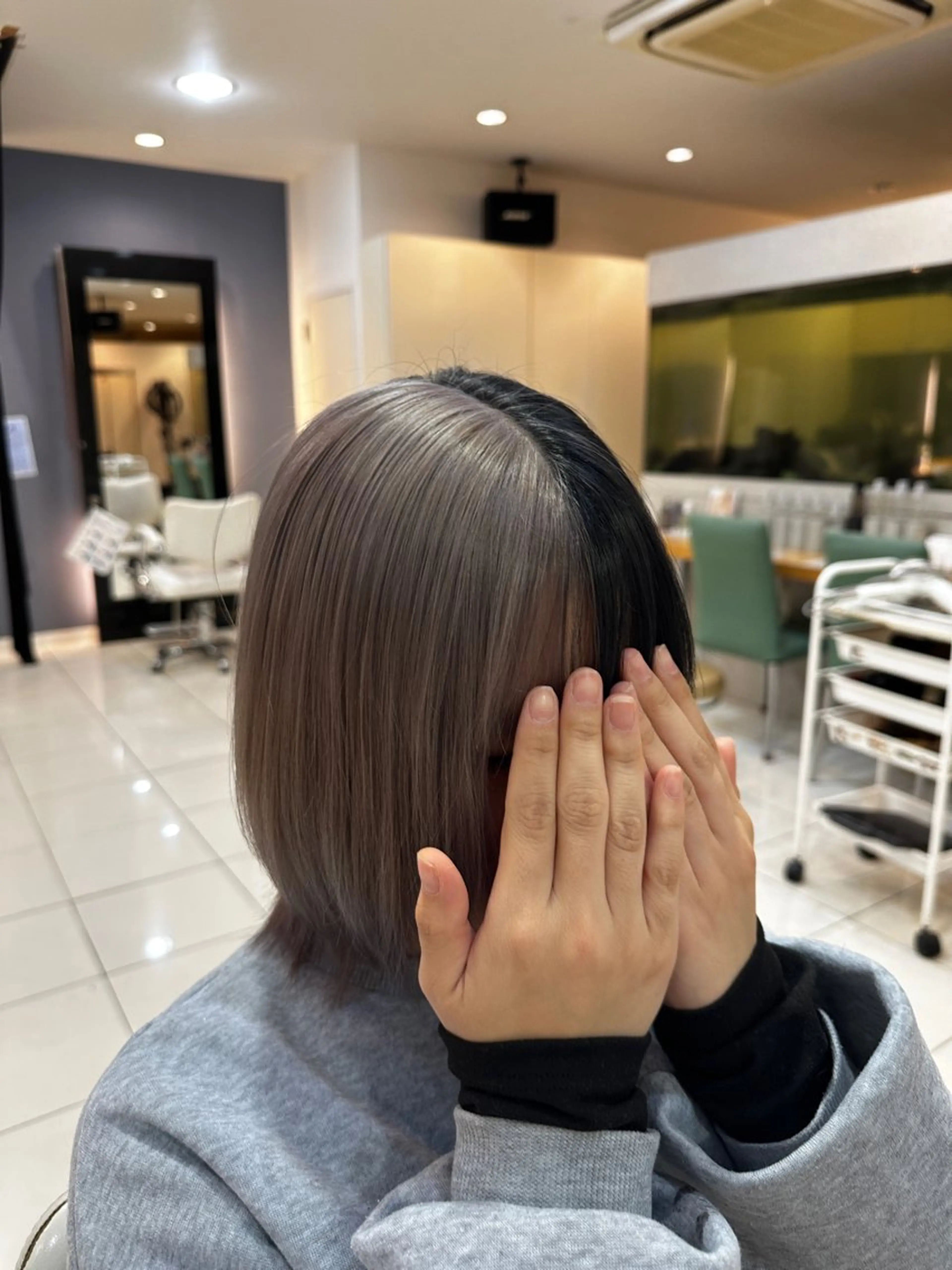 ミディアム カラー ツートーンカラー ヘアカラー トリートメント デザインカラー✨🦄 透明感カラー✨ヒカルのヘアスタイル