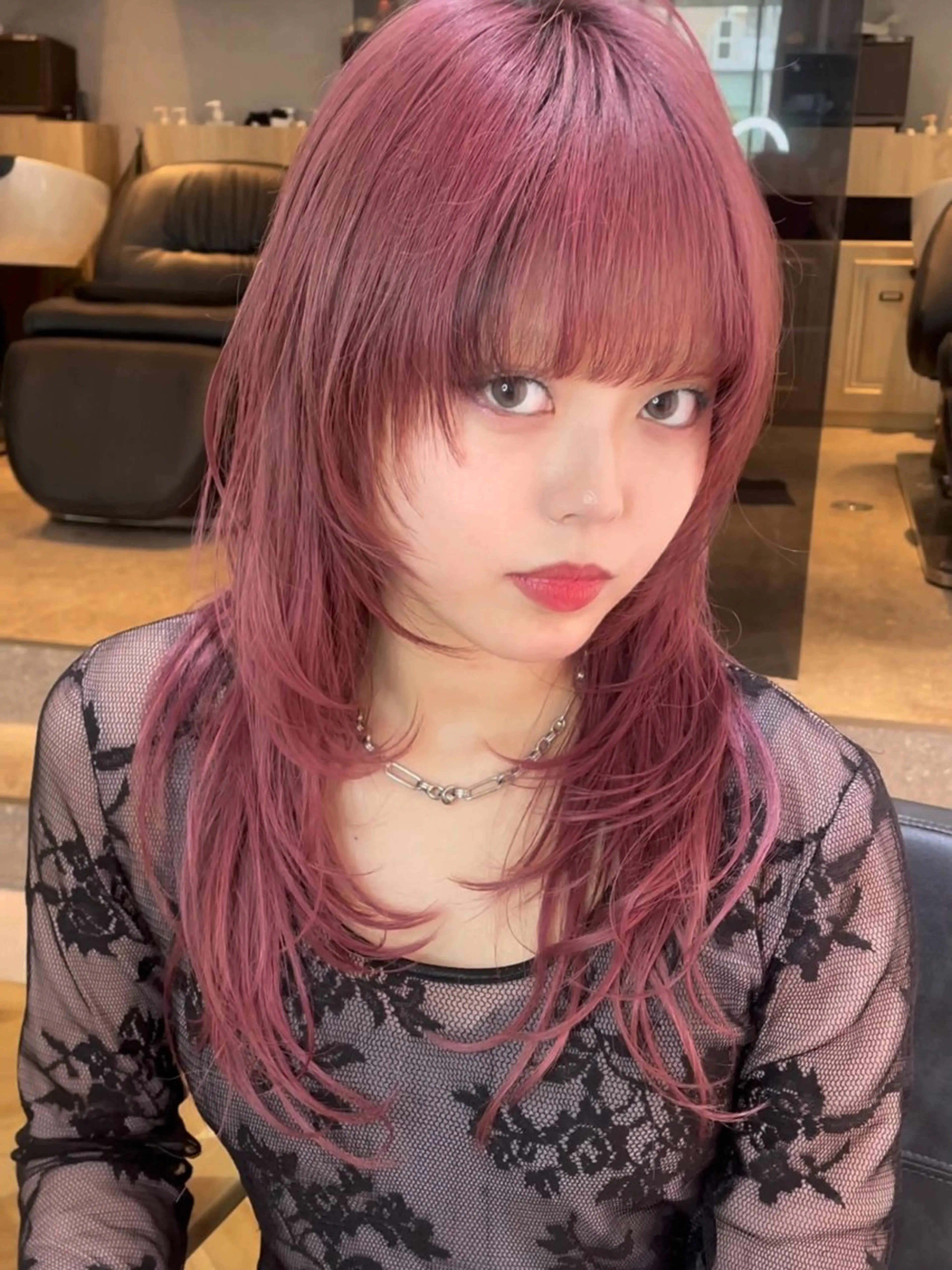 セミロング ケアカラー ハッシュカット ハイレイヤー 髪質改善 韓国風ヘア カット ヘアカラー トリートメント ヘッドスパ ヘアセット ハッシュカット🖤✨ 顔周り/韓国ヘアのヘアスタイル