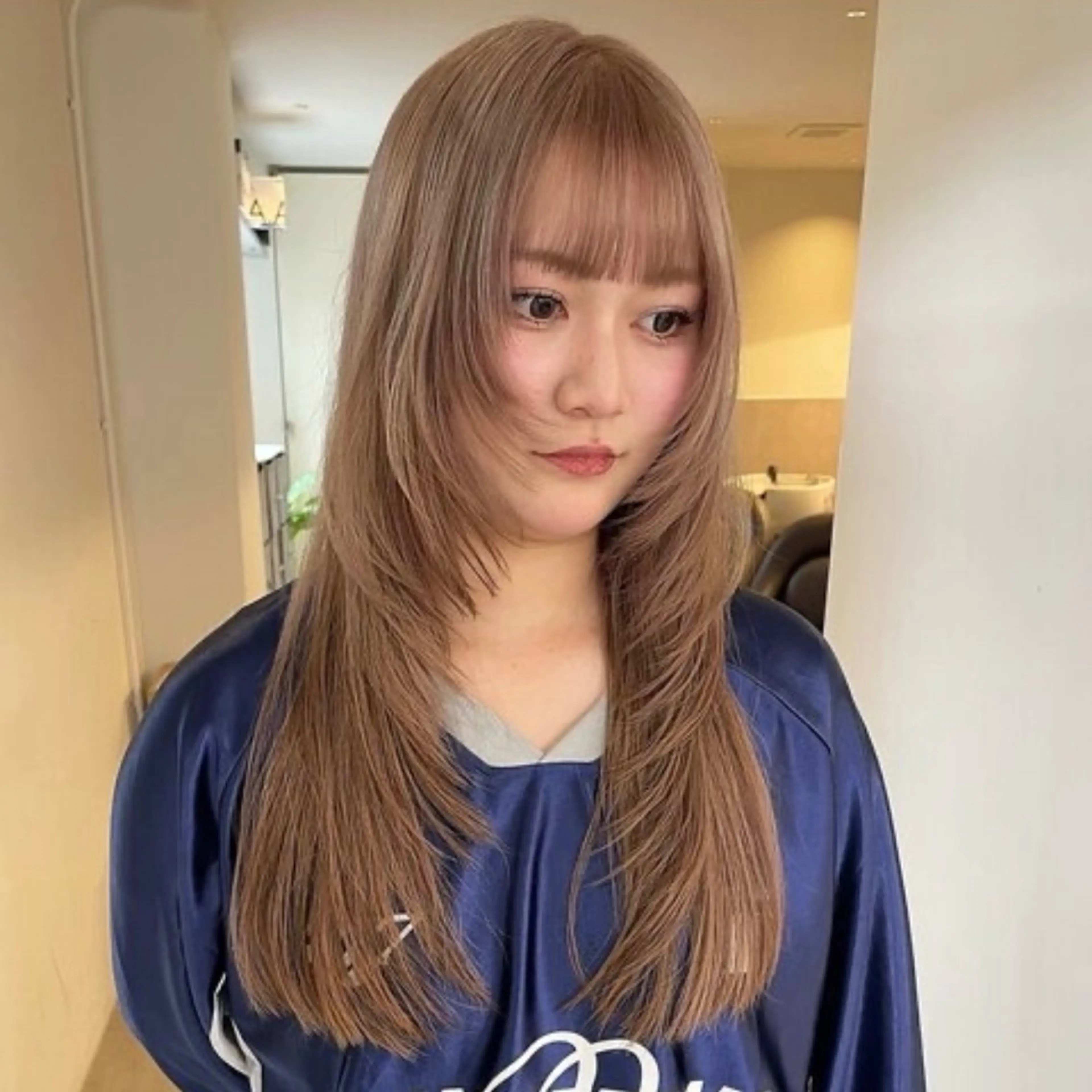 ロング カット ヘアカラー トリートメント 松川ヒナ｜韓国レイヤ /耳つぼジュエリーのヘアスタイル