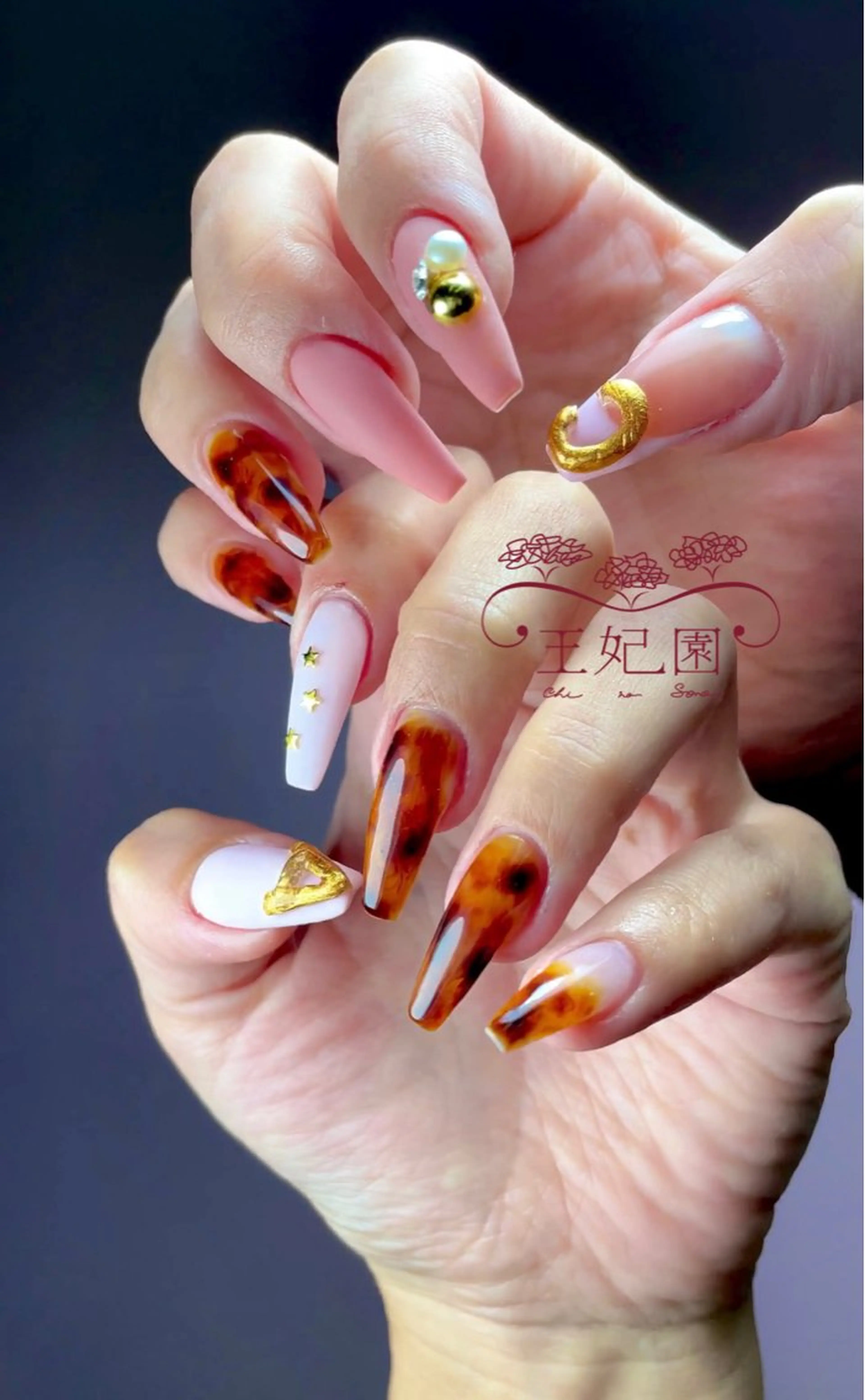 ネイル べっ甲ネイル フレンチネイル マグネットネイル マグネットフレンチ メンズネイル nail salon王妃の園所属・王妃の園 ohinosonoのネイルデザイン