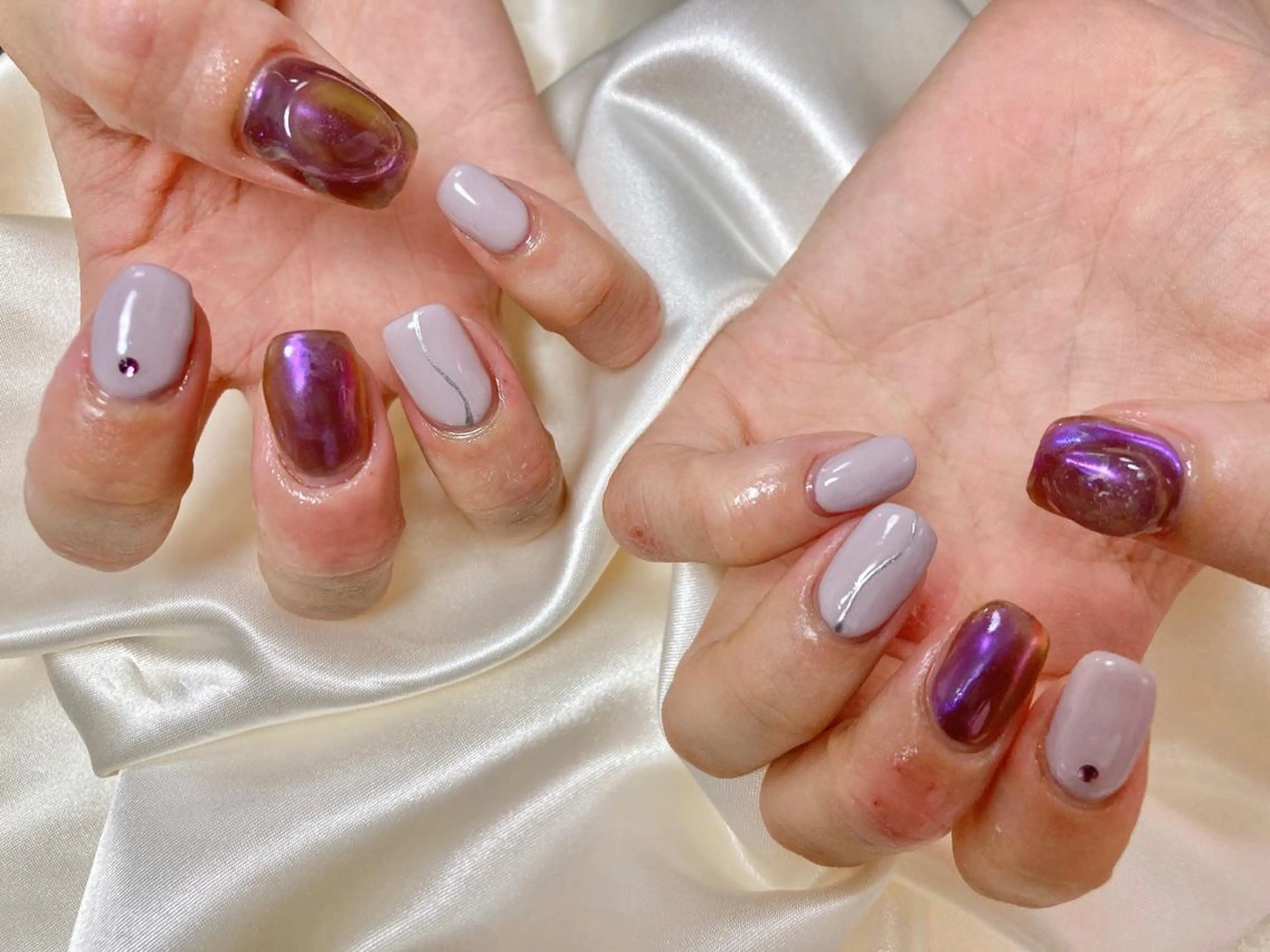 ネイル ストーンネイル mogunail &blowのネイルデザイン