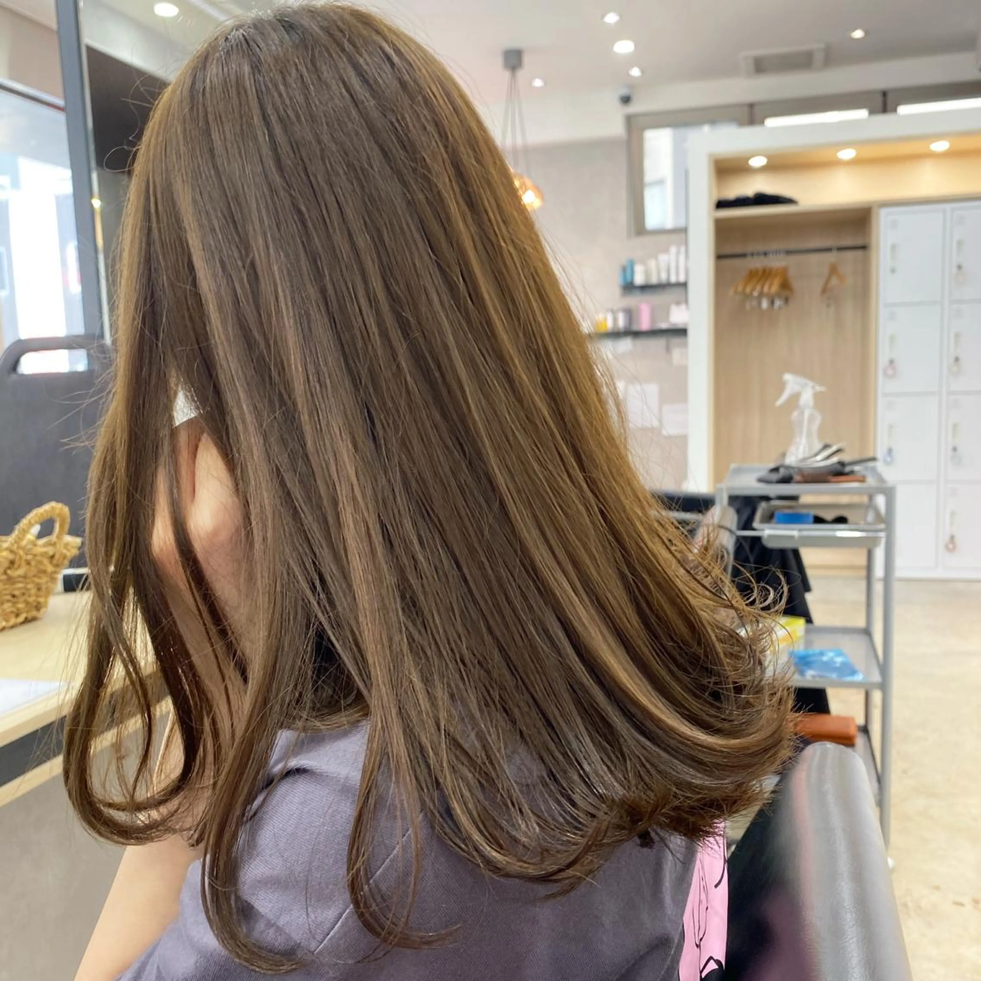 ロング カラー オリーブ/アッシュ やわらか透明感カラーのヘアスタイル