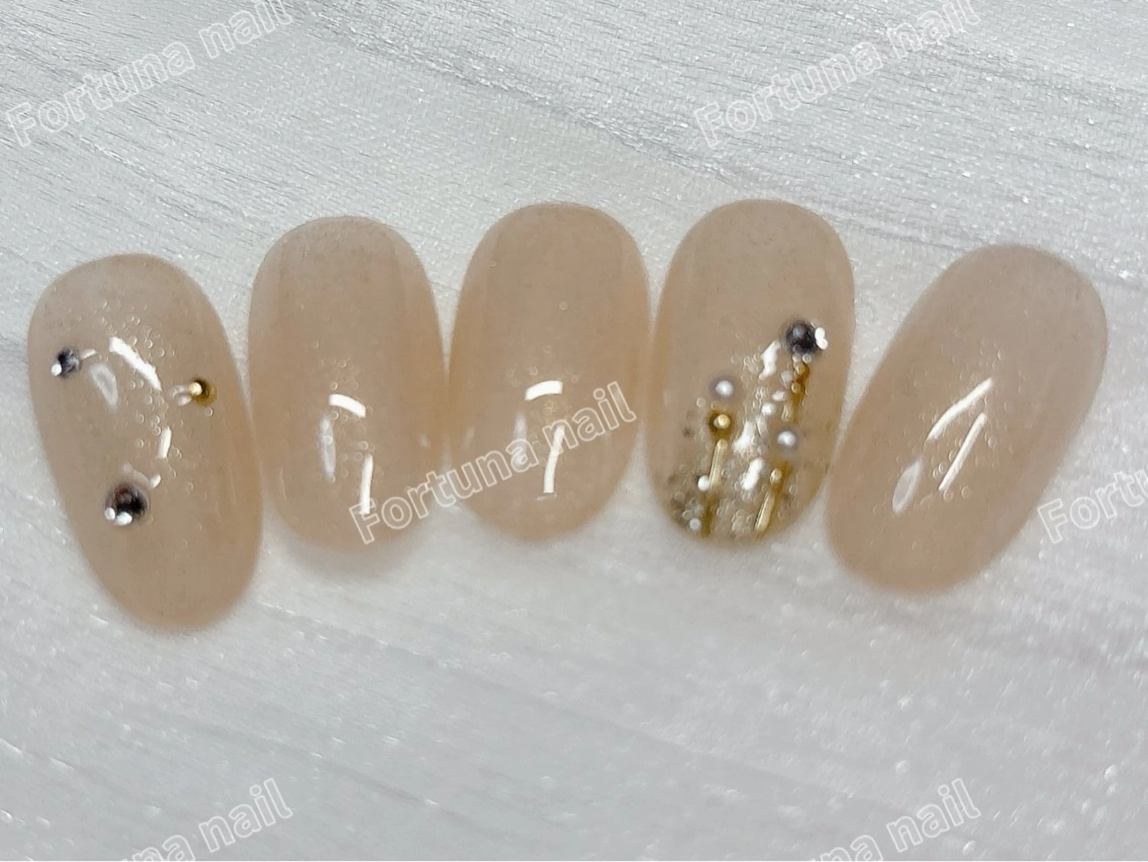 ネイル ハンドネイル Nail •Head スパFortunaのネイルデザイン