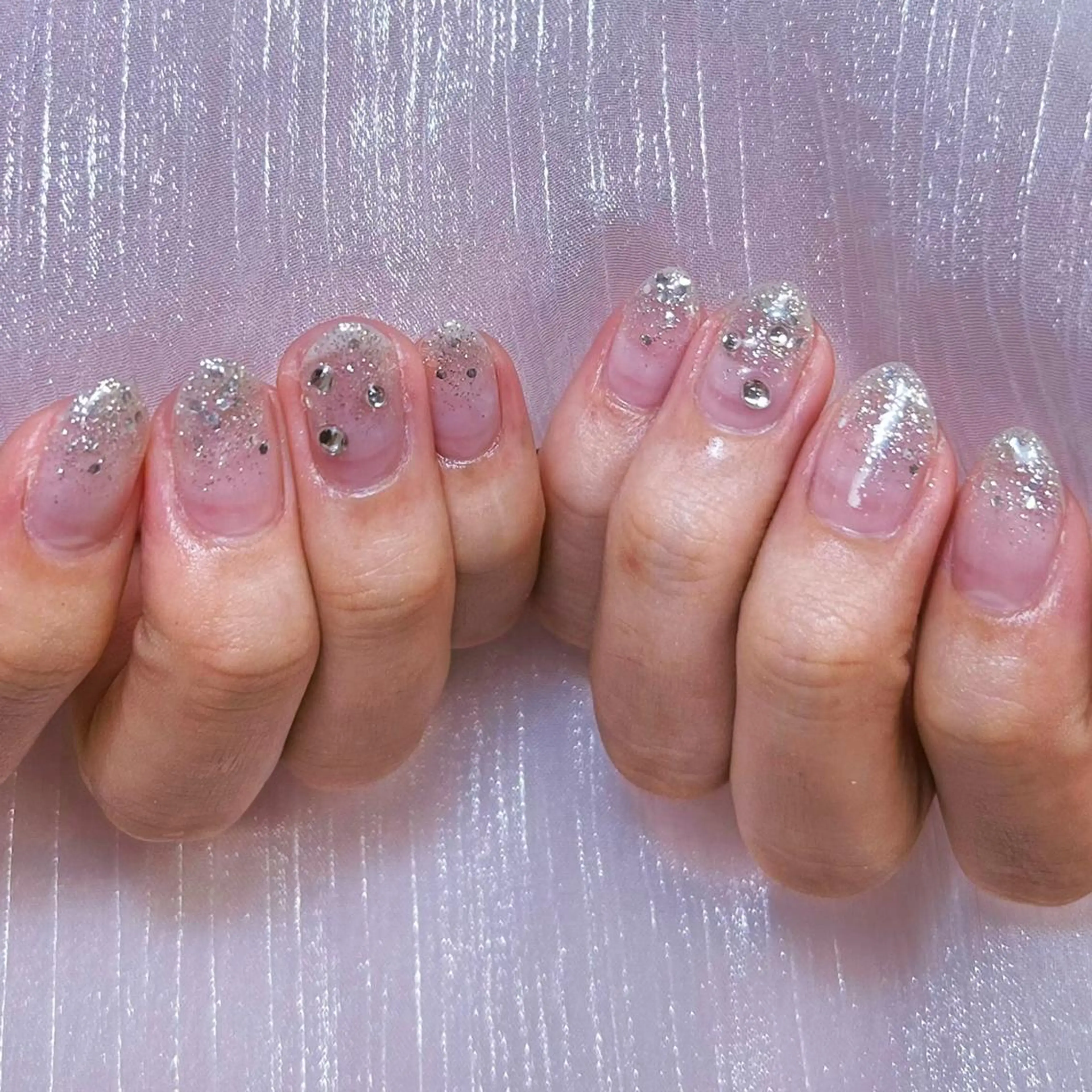 ネイル アートネイル オーロラネイル ガーリー キラキラネイル 韓国ネイル Leah 💅のネイルデザイン