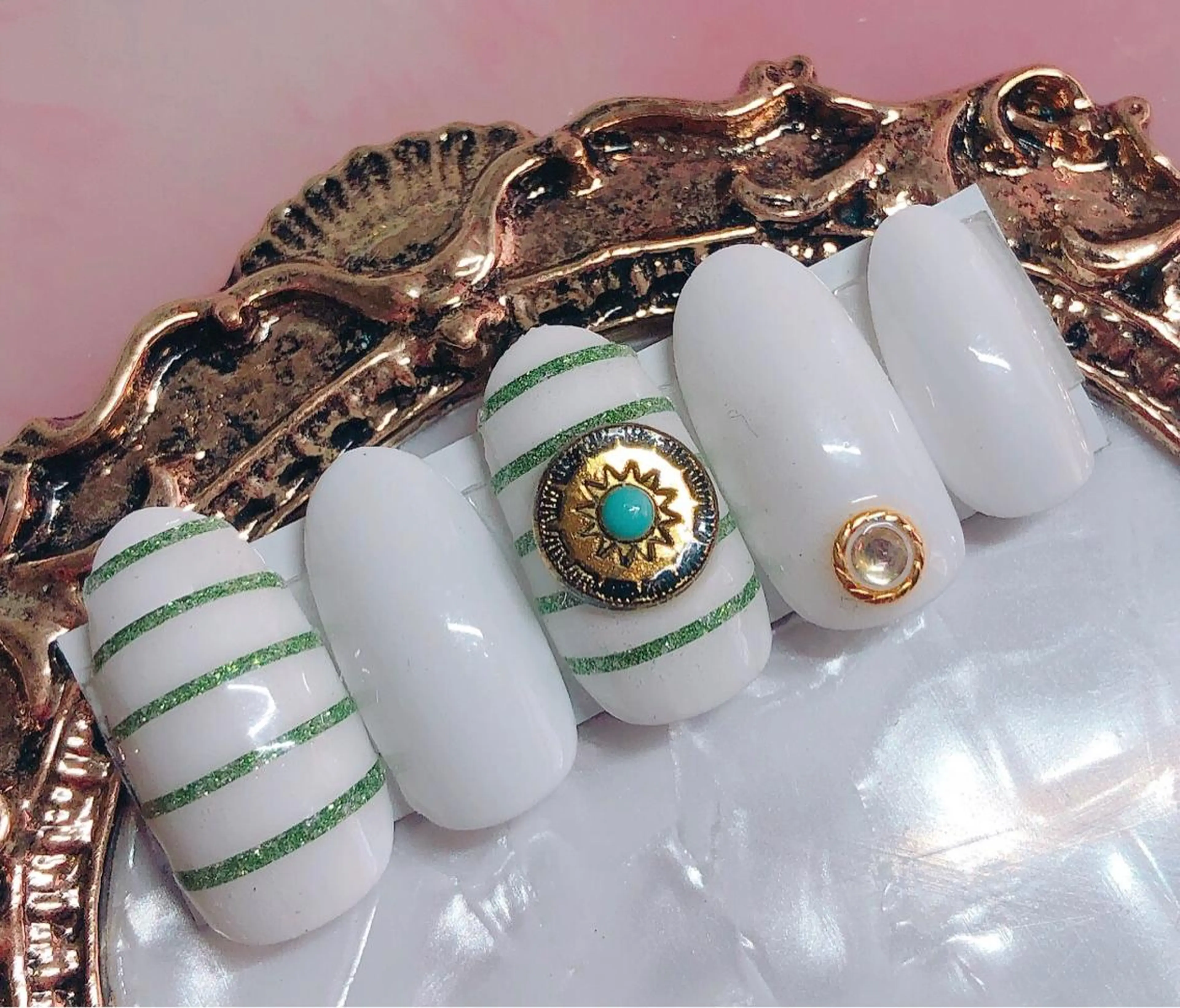 ネイル ハンドネイル CROWN プライベートサロンのネイルデザイン