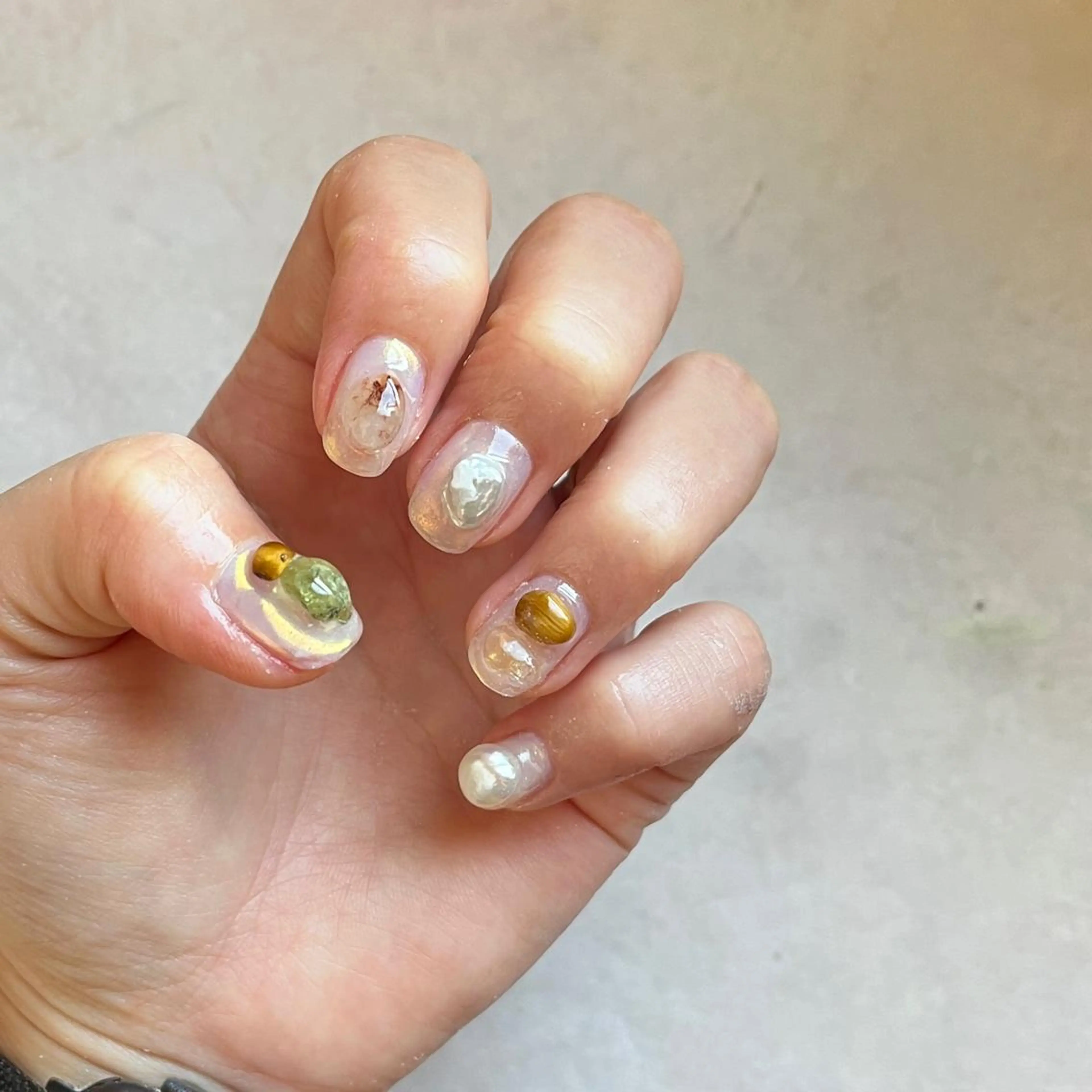 ネイル オーロラネイル フリーランス¨̮⃝ ネイリストOKADAのネイルデザイン