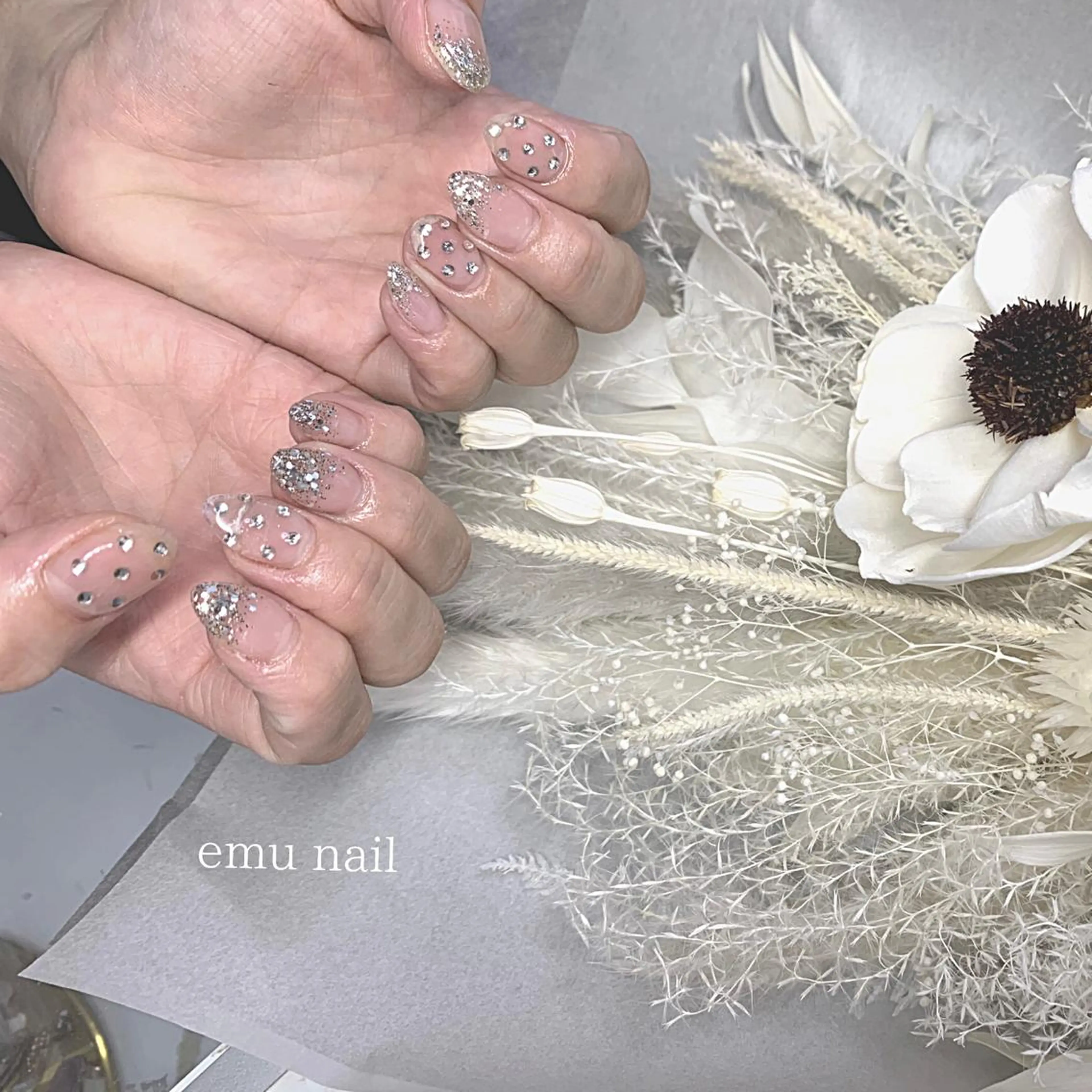ネイル グラデーション キラキラネイル ラメ(グリッター) ラメグラデーション ストーンネイル emu nailのネイルデザイン